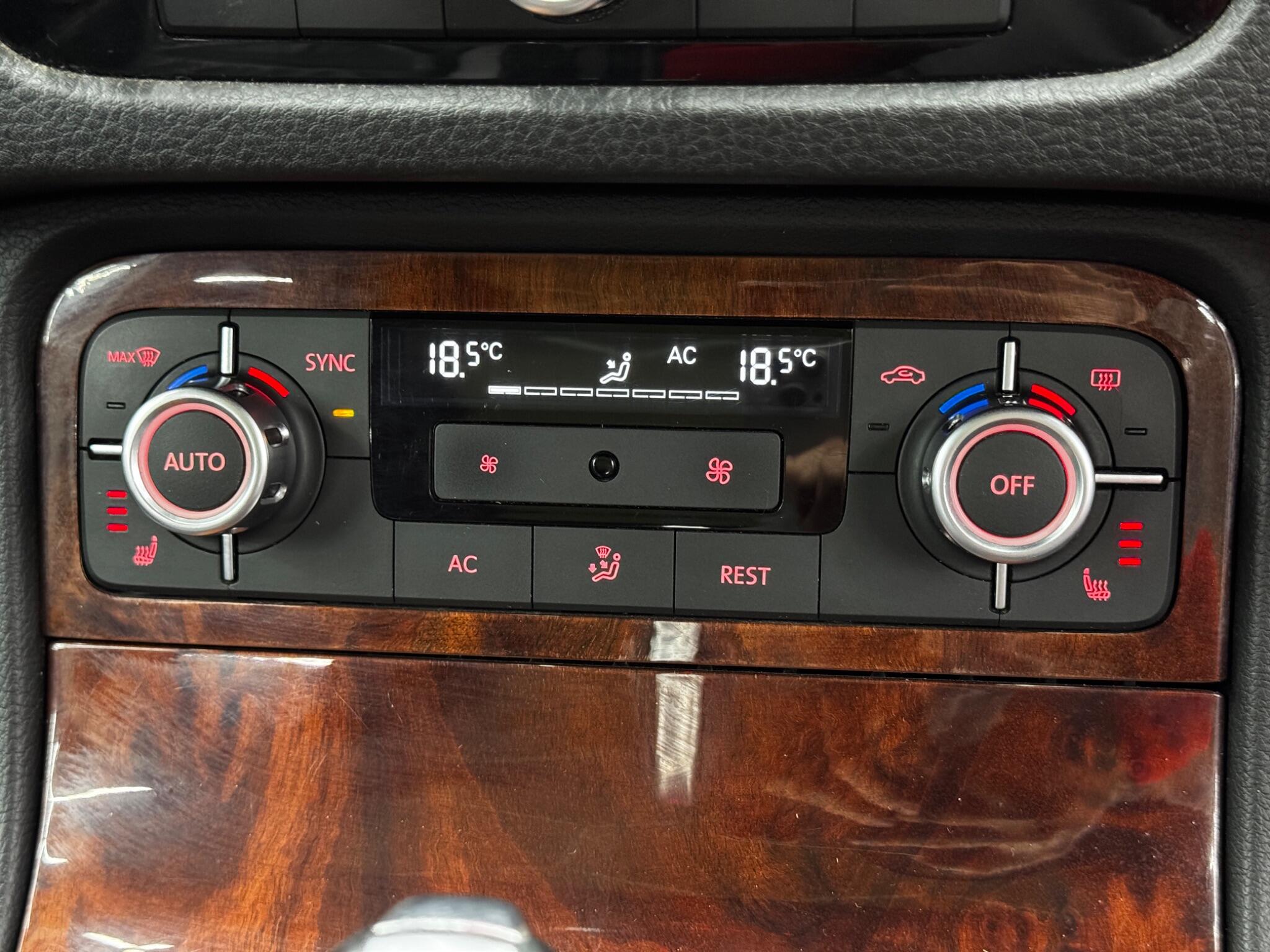 Volkswagen Touareg view 28