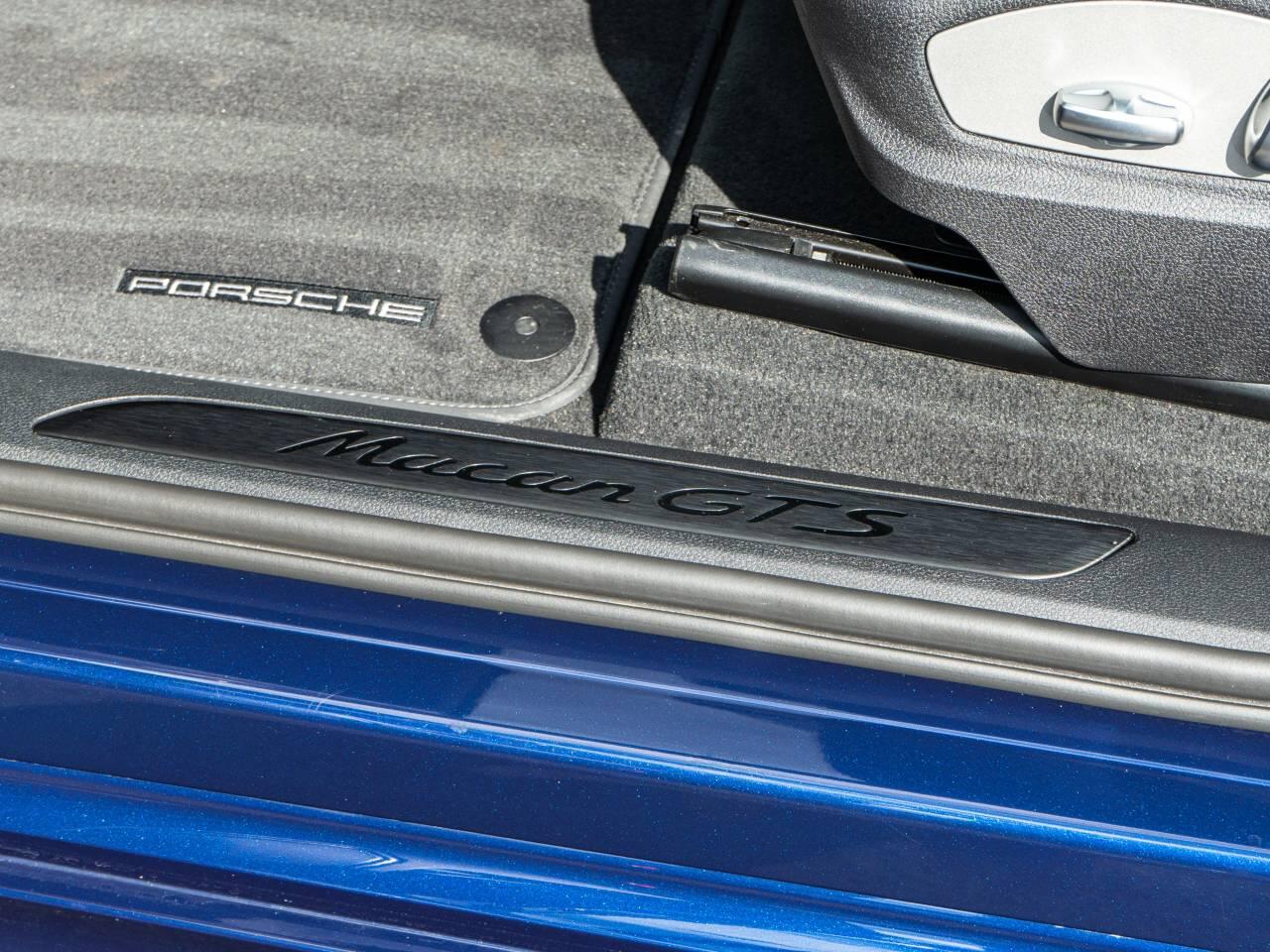 Porsche Macan view 31