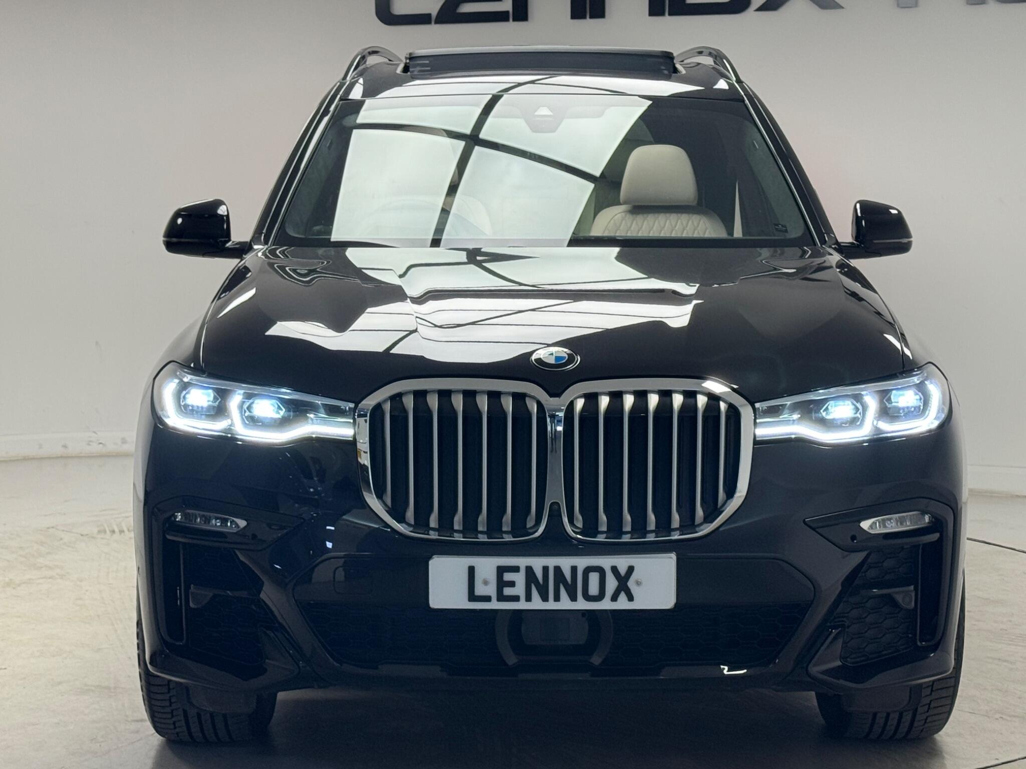 BMW X7 view 2