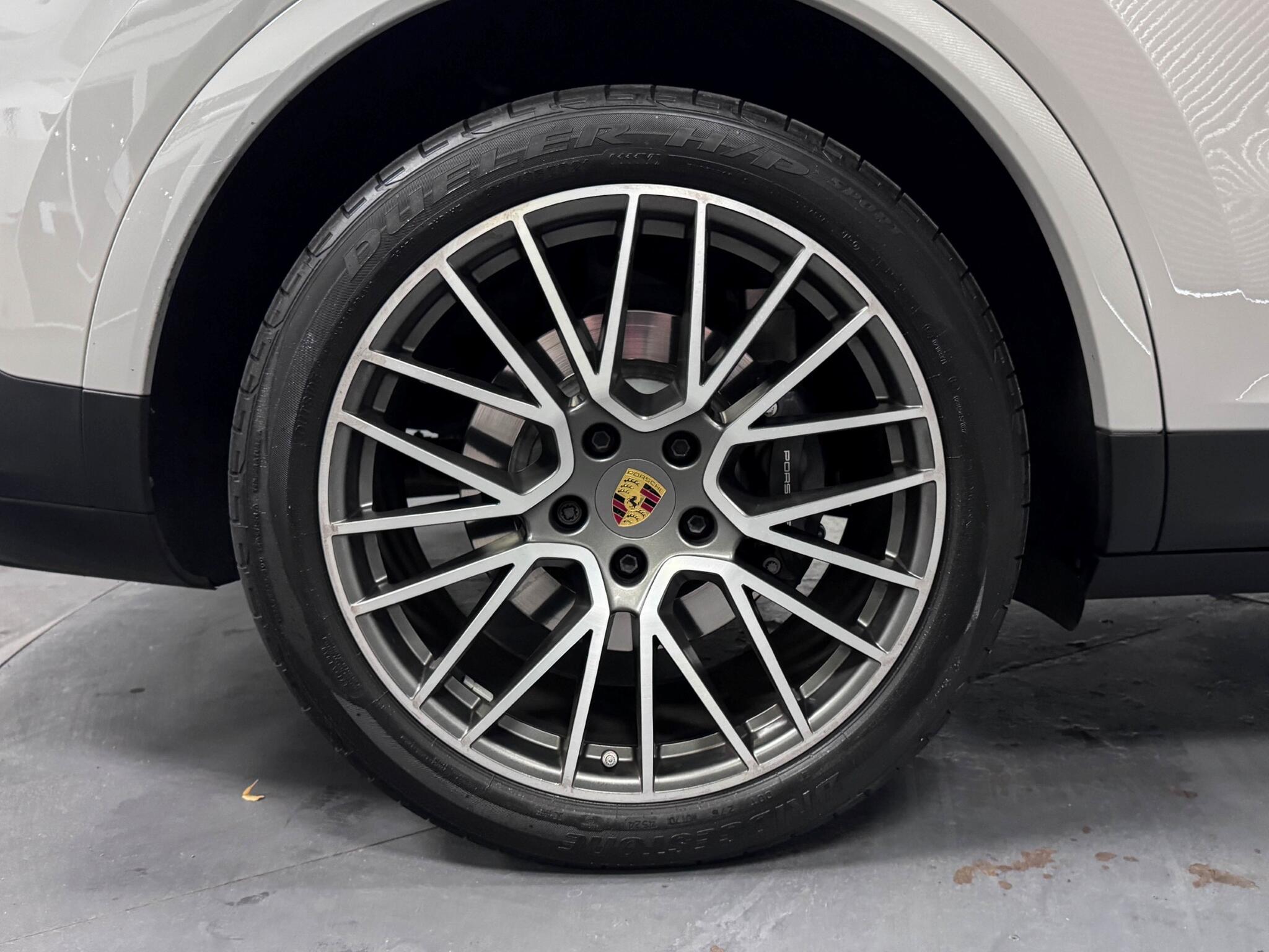 Porsche Cayenne view 67