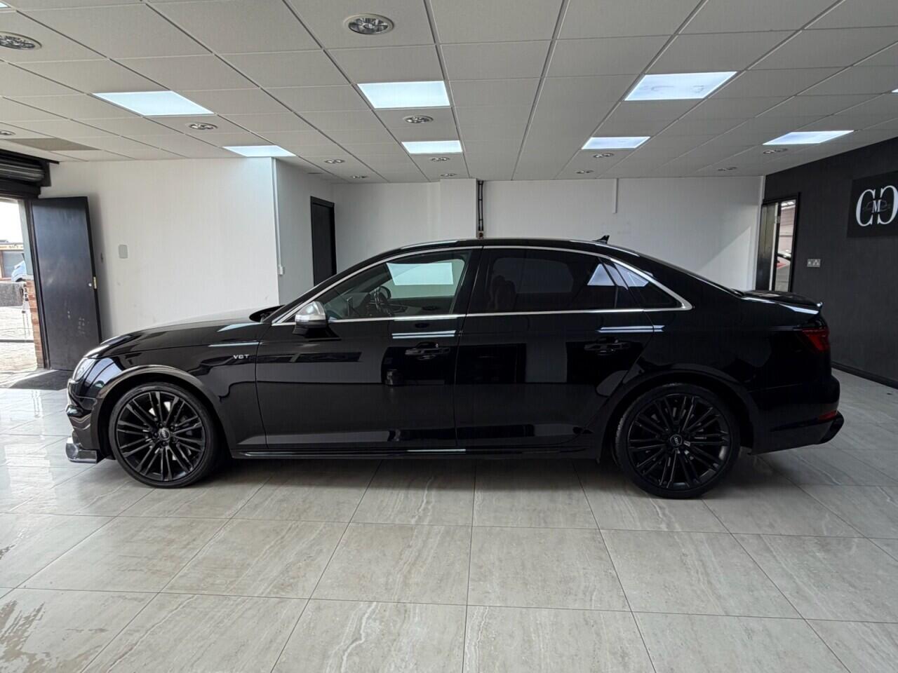 Audi S4 view 6