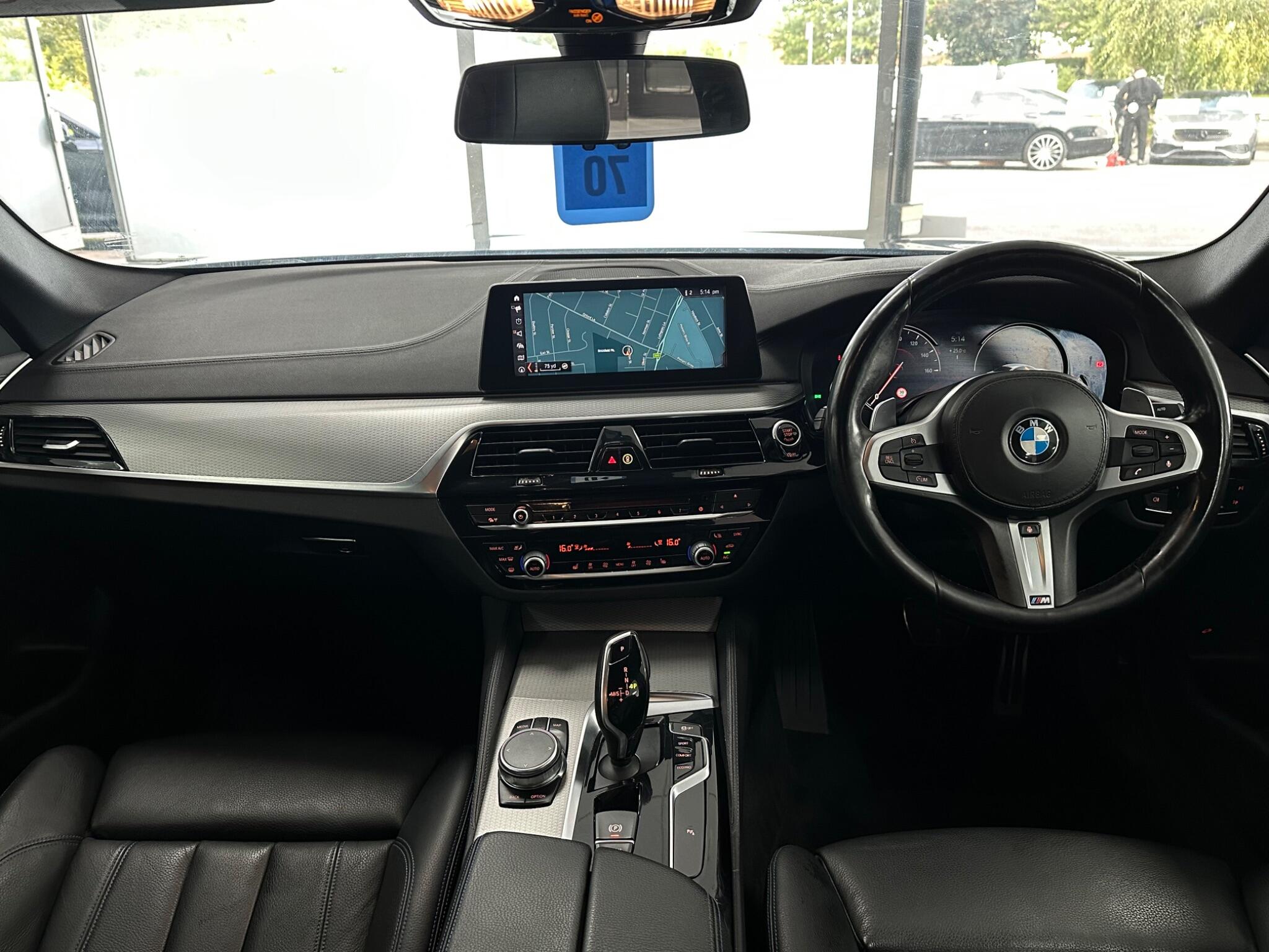 BMW 5 Series view 16
