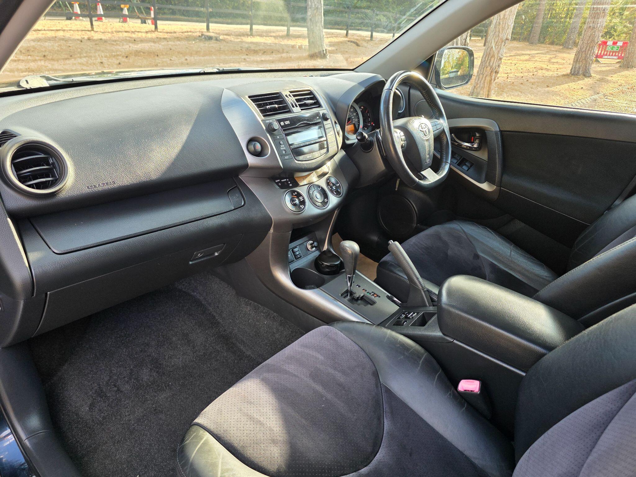 Toyota RAV4 view 31