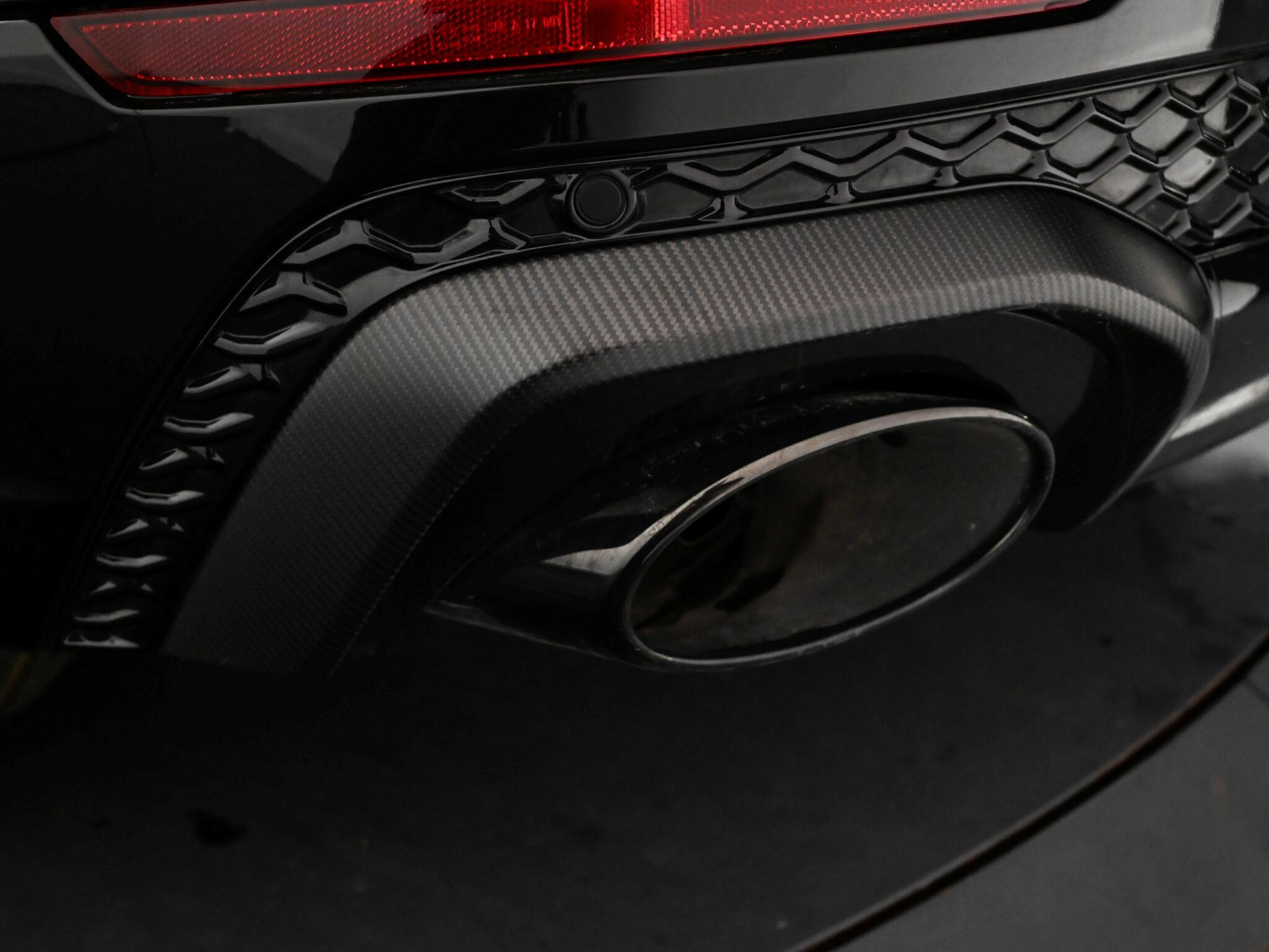 Audi RSQ8 view 32