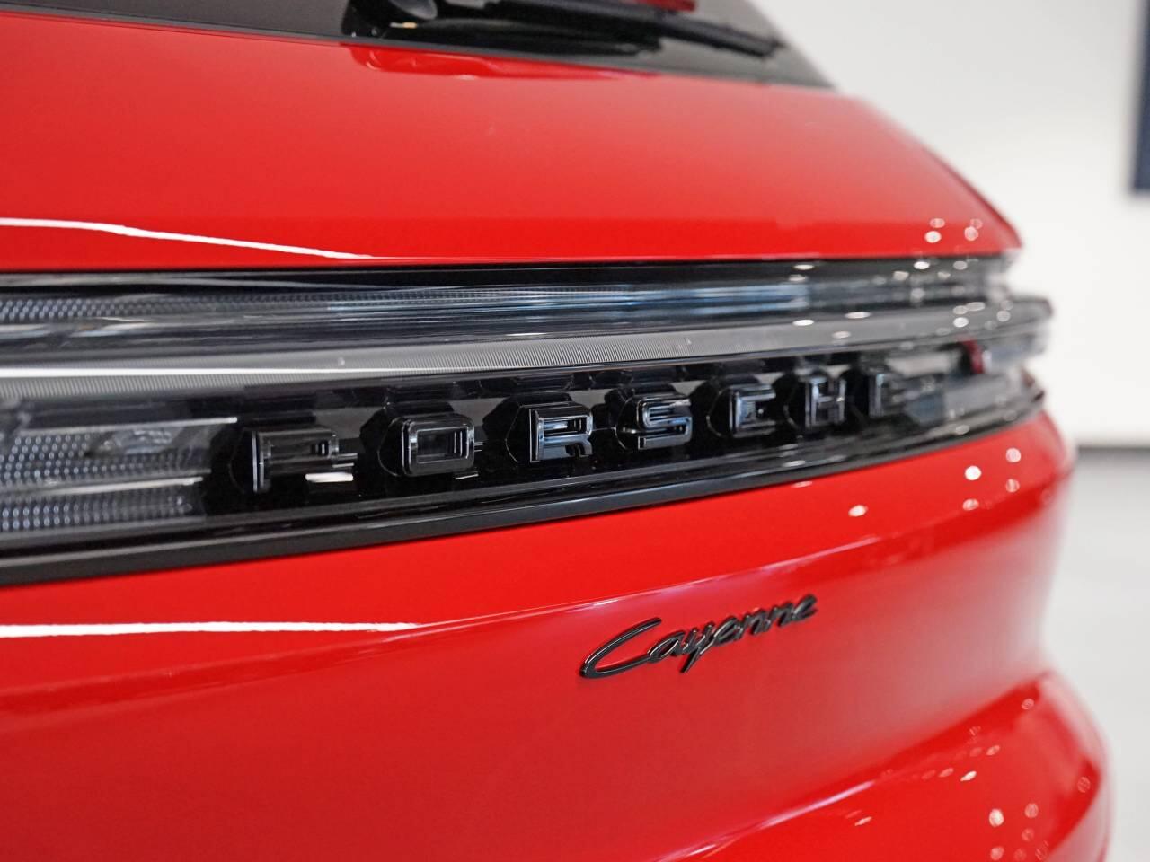 Porsche Cayenne view 10