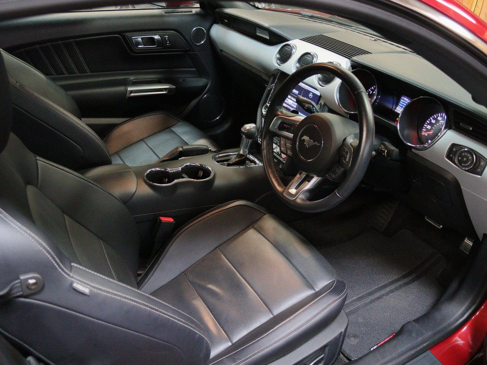Ford Mustang view 24