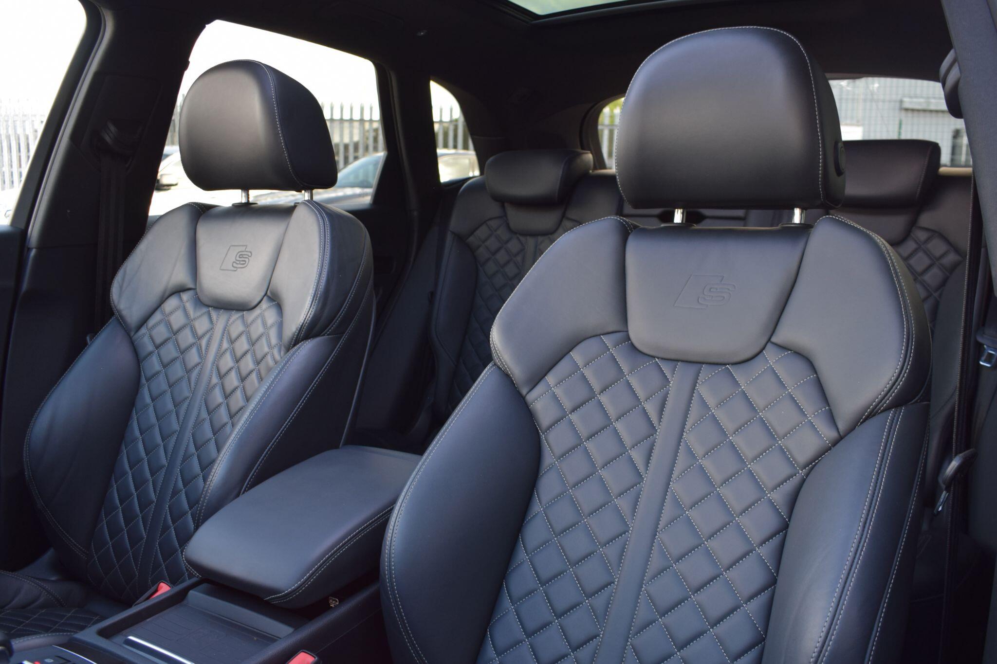 Audi SQ5 view 10