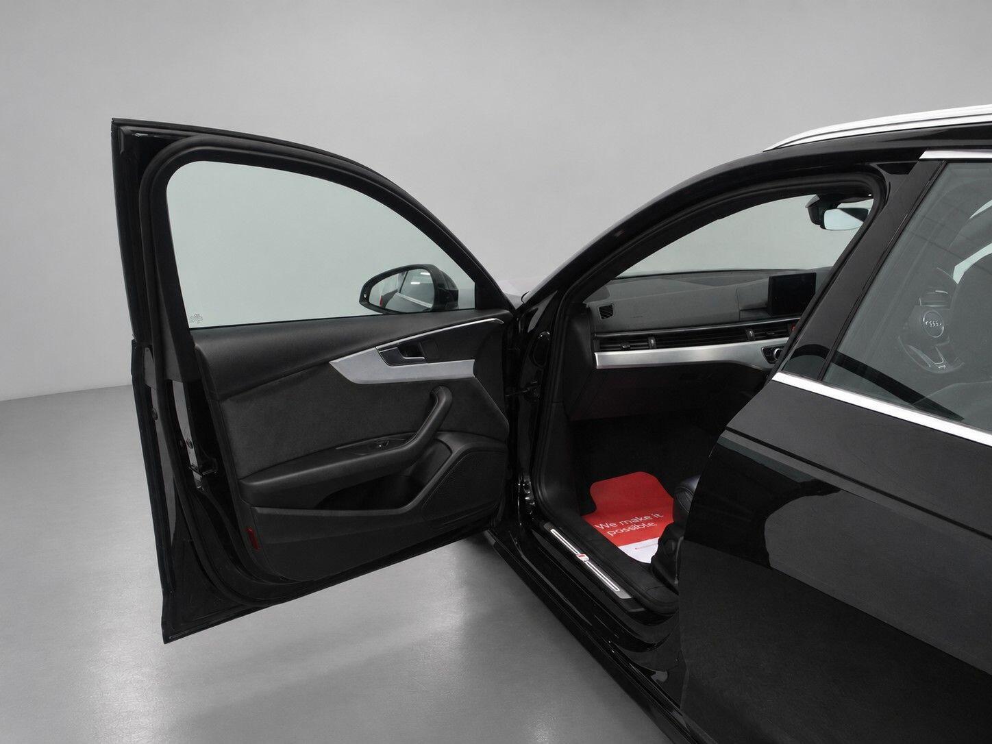 Audi A4 view 28