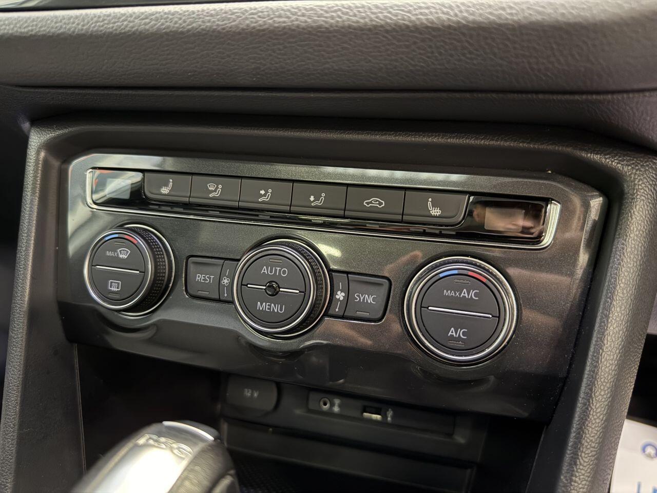 Volkswagen Tiguan view 24