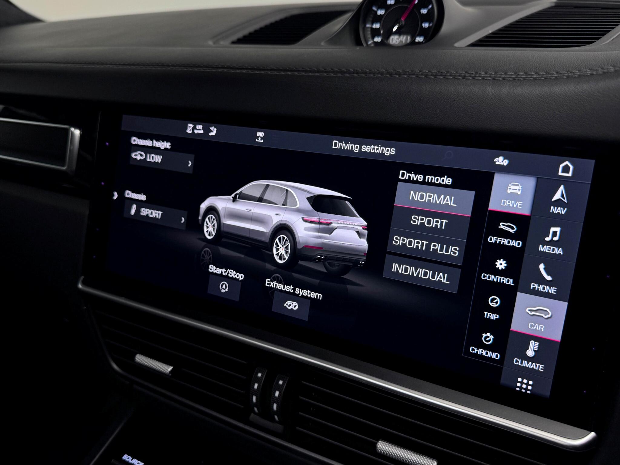Porsche Cayenne view 59