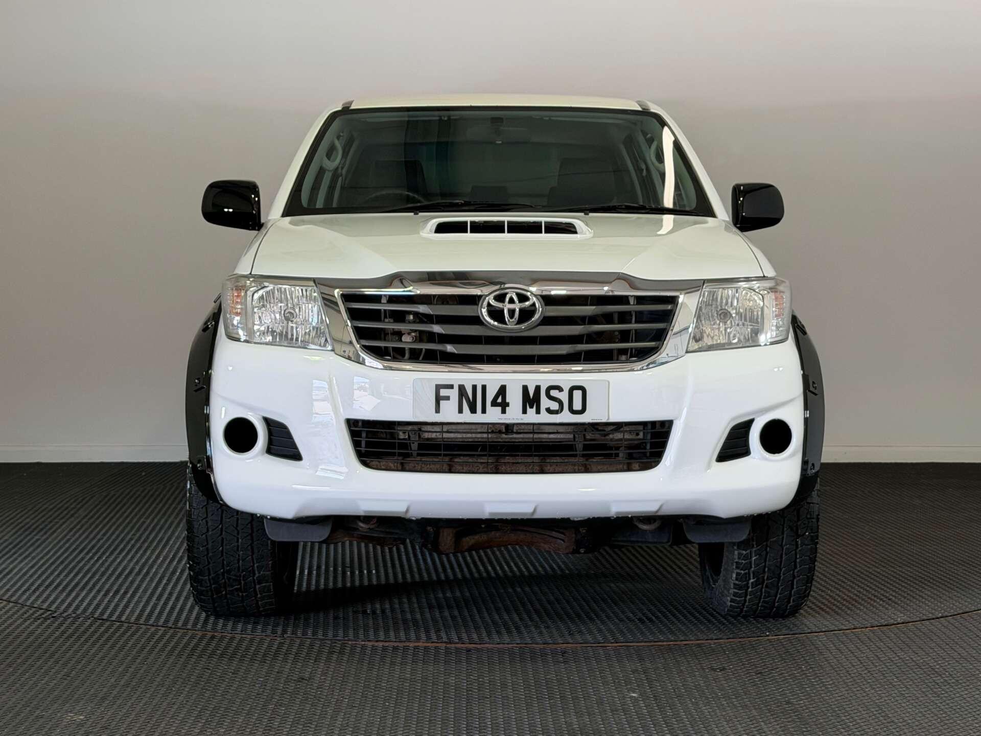 Toyota Hilux view 2