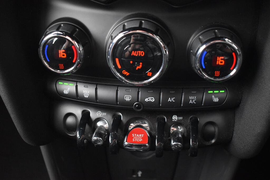 Mini Hatch view 56