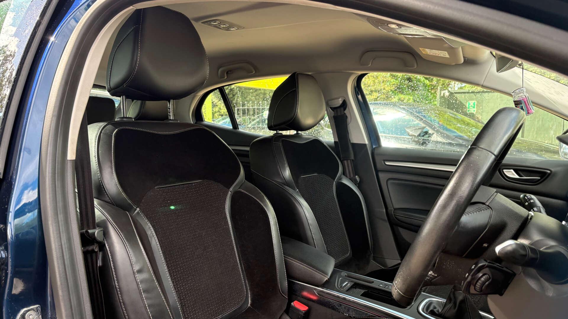 Renault Megane view 8