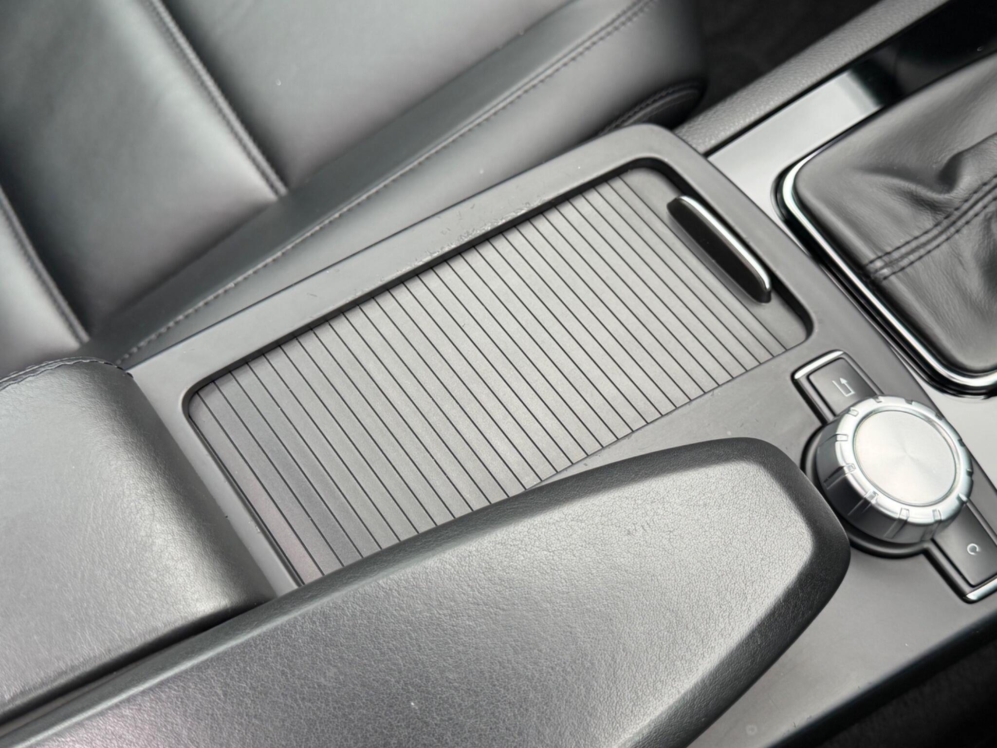 Mercedes-Benz C-Class view 44