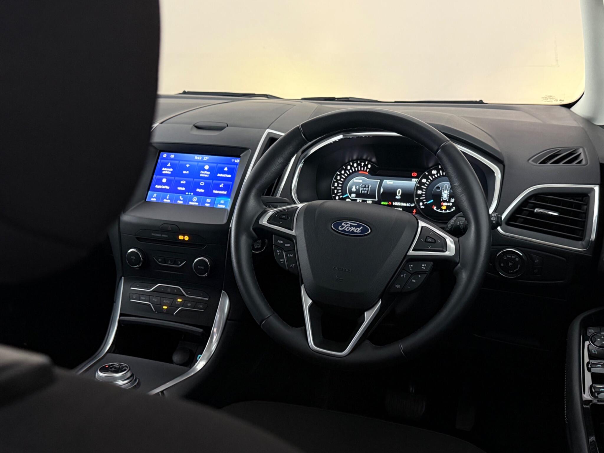 Ford Galaxy view 13