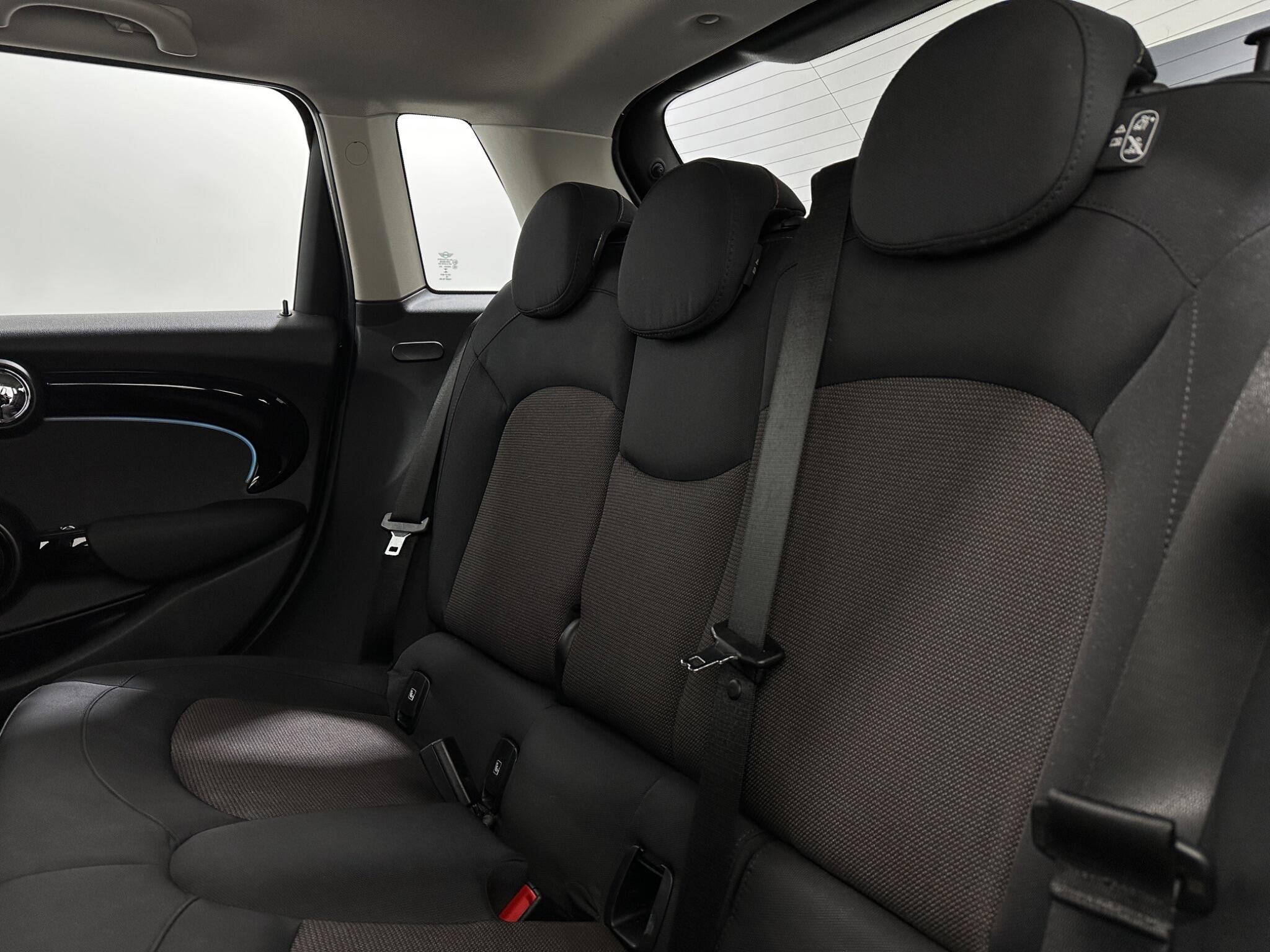 Mini Cooper view 37