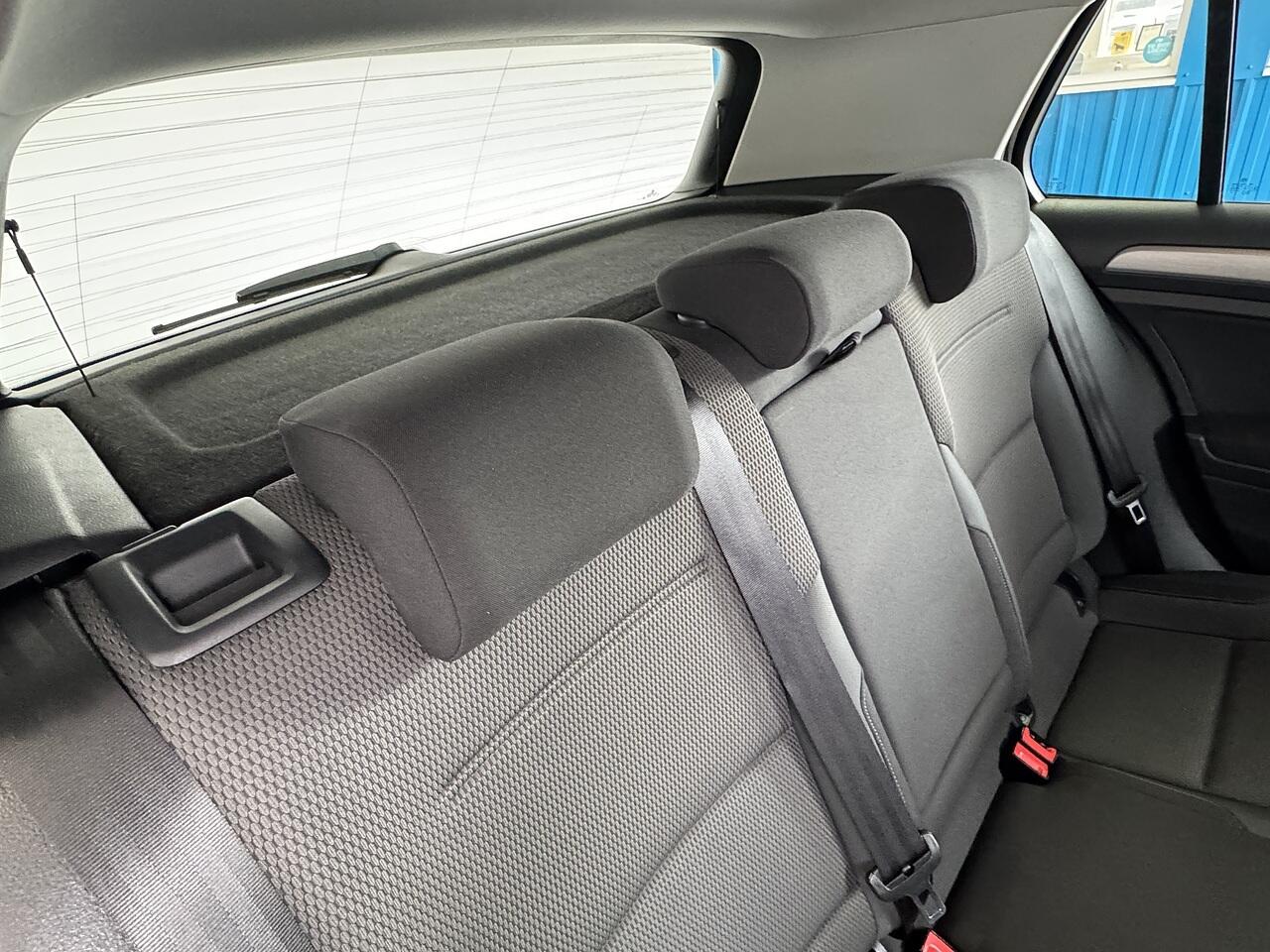Volkswagen Golf view 12