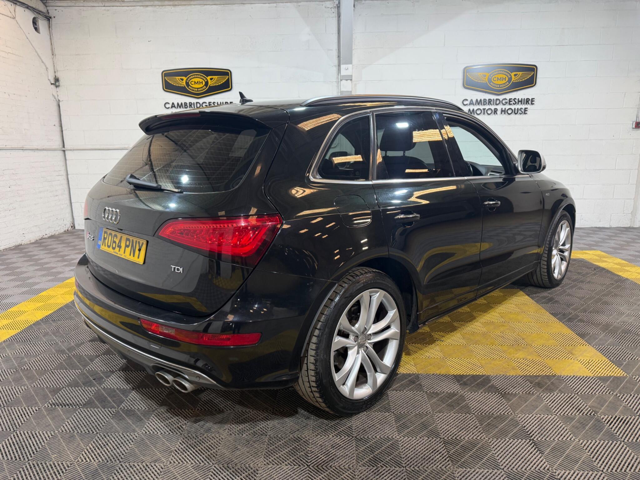 Audi SQ5 view 6