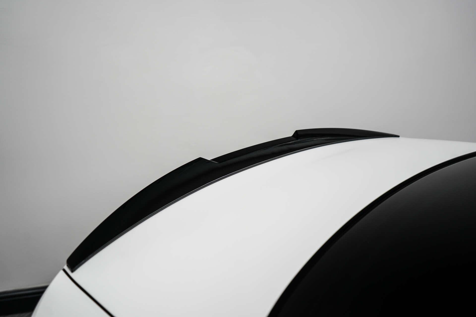 BMW 4 Series view 9