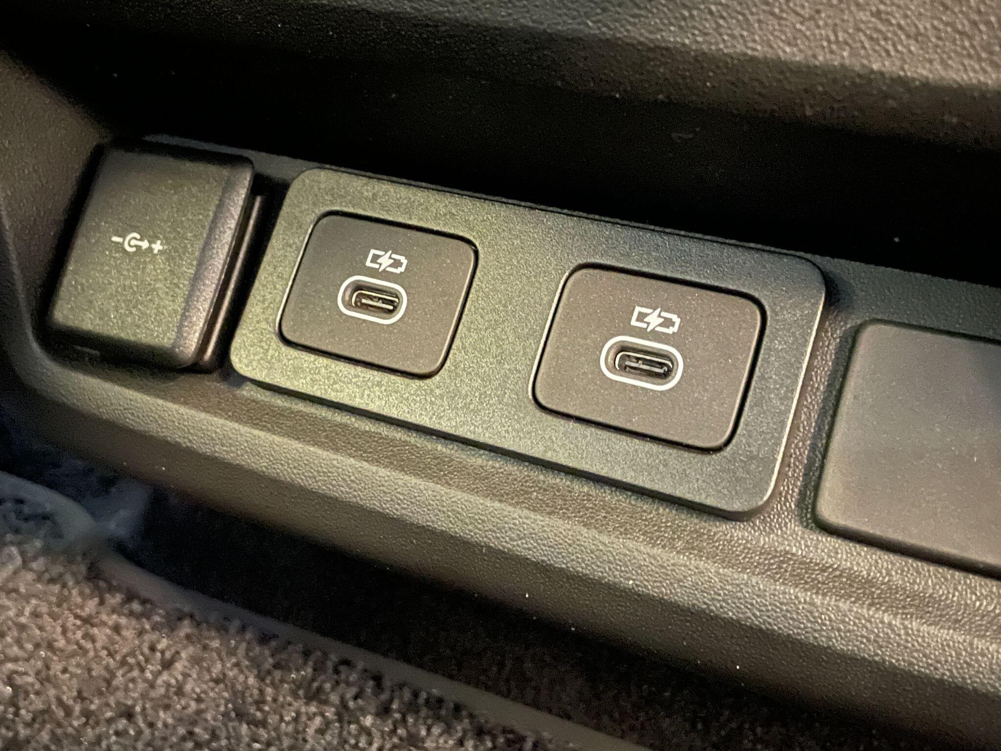 Land Rover Discovery view 20