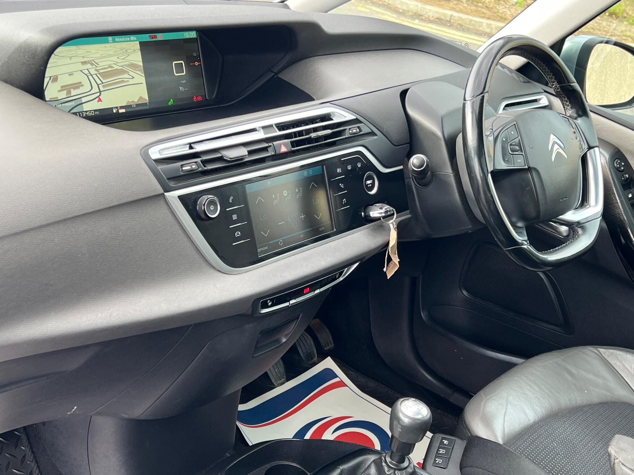 Citroen Grand C4 Picasso view 44