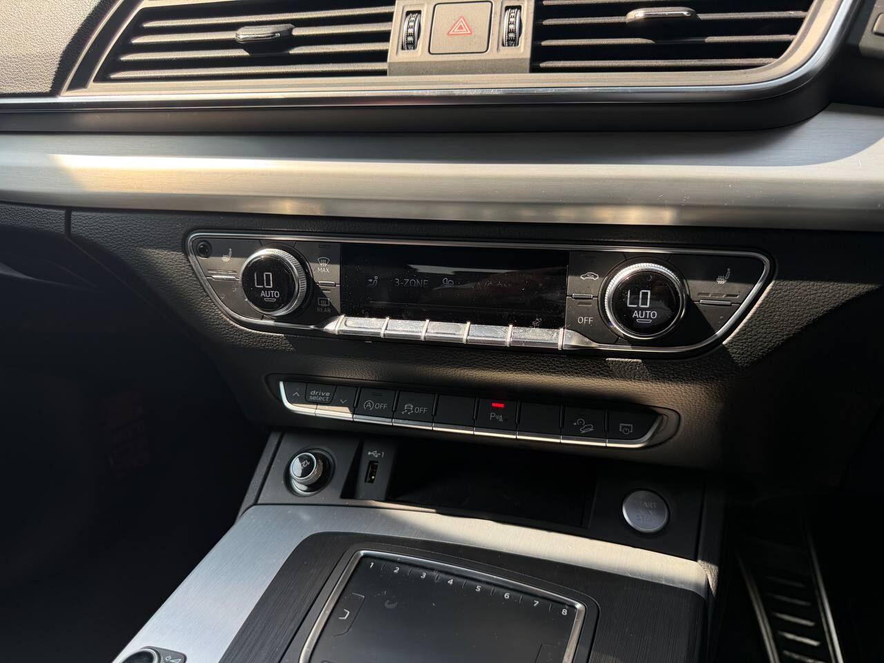 Audi Q5 view 42