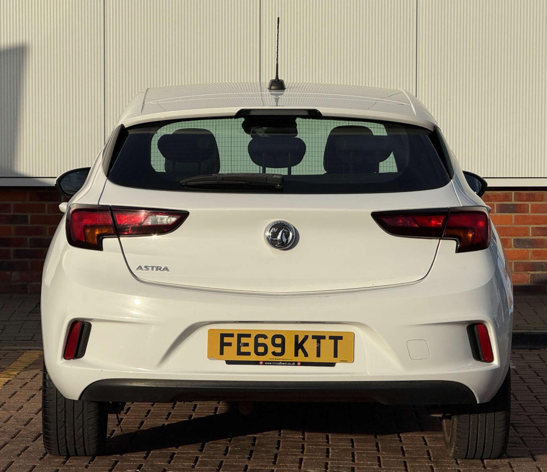 Vauxhall Astra view 5