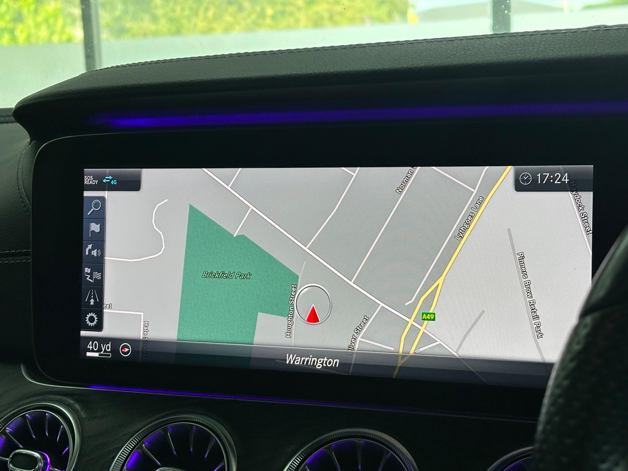 Mercedes-Benz E Class view 28