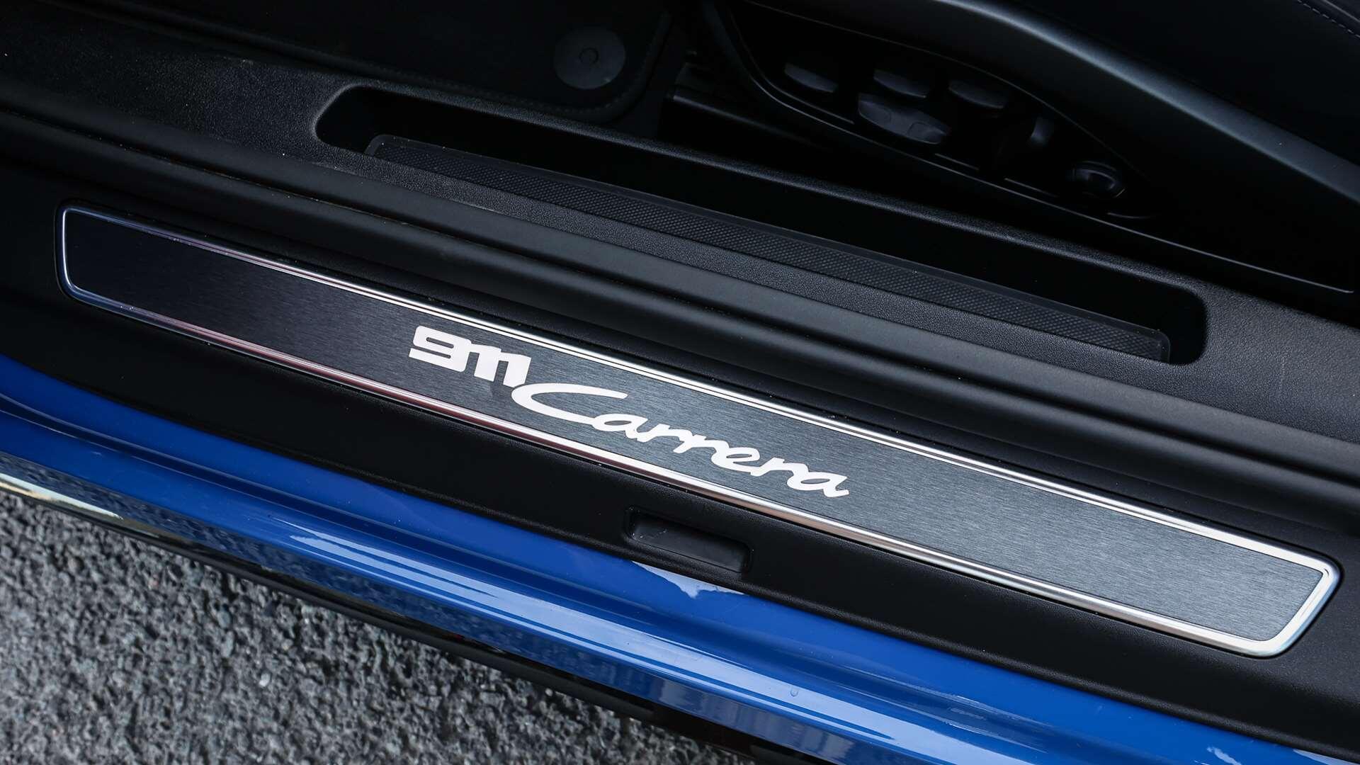 Porsche 911 view 27