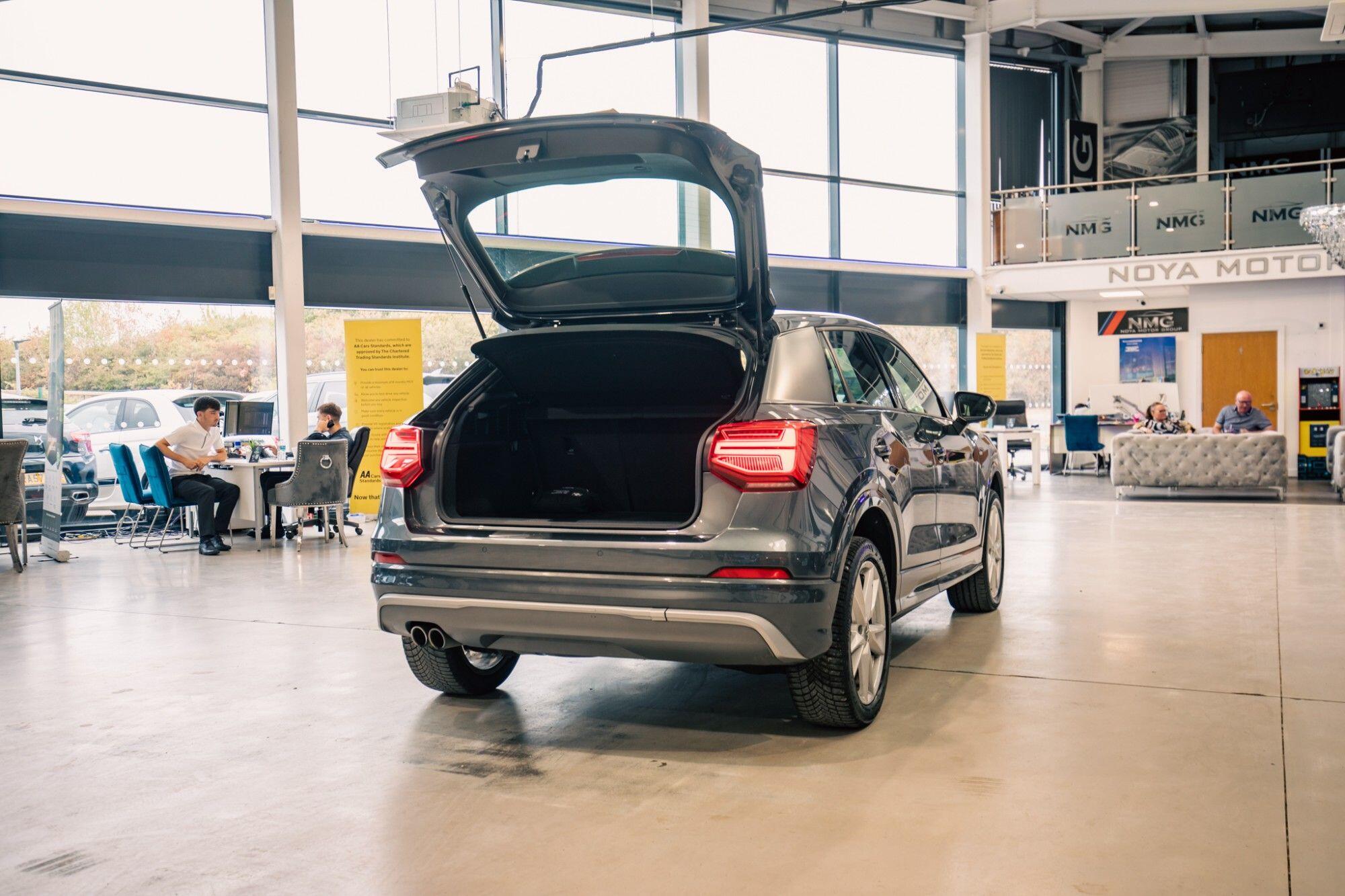 Audi Q2 view 32