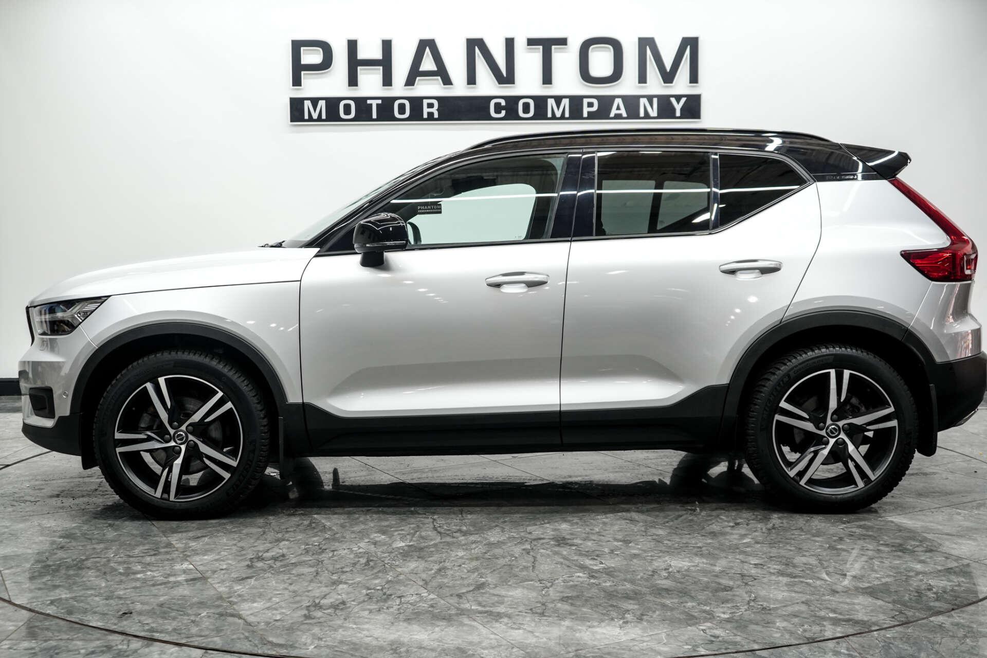 Volvo XC40 view 3