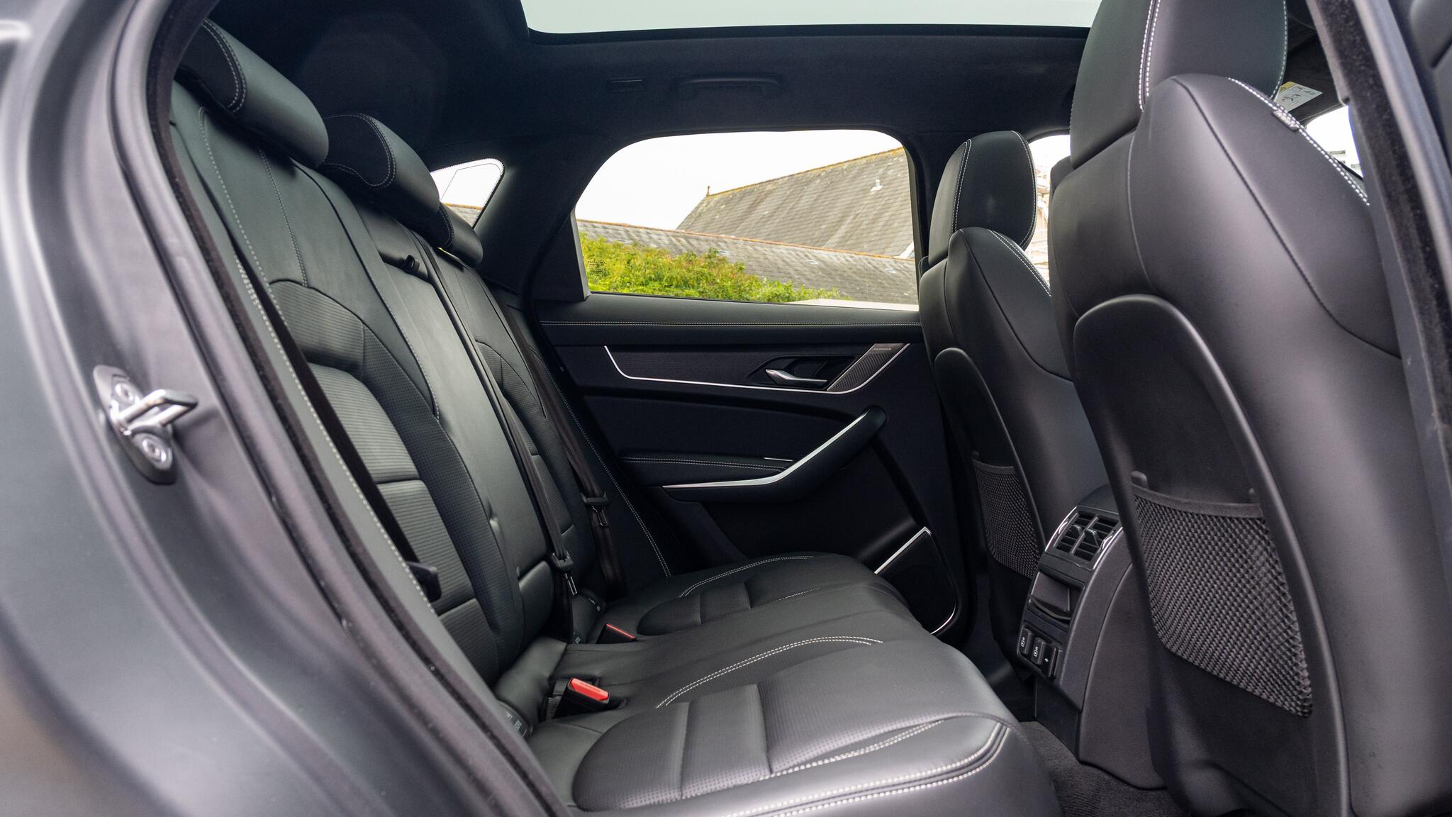 Jaguar F-Pace view 50
