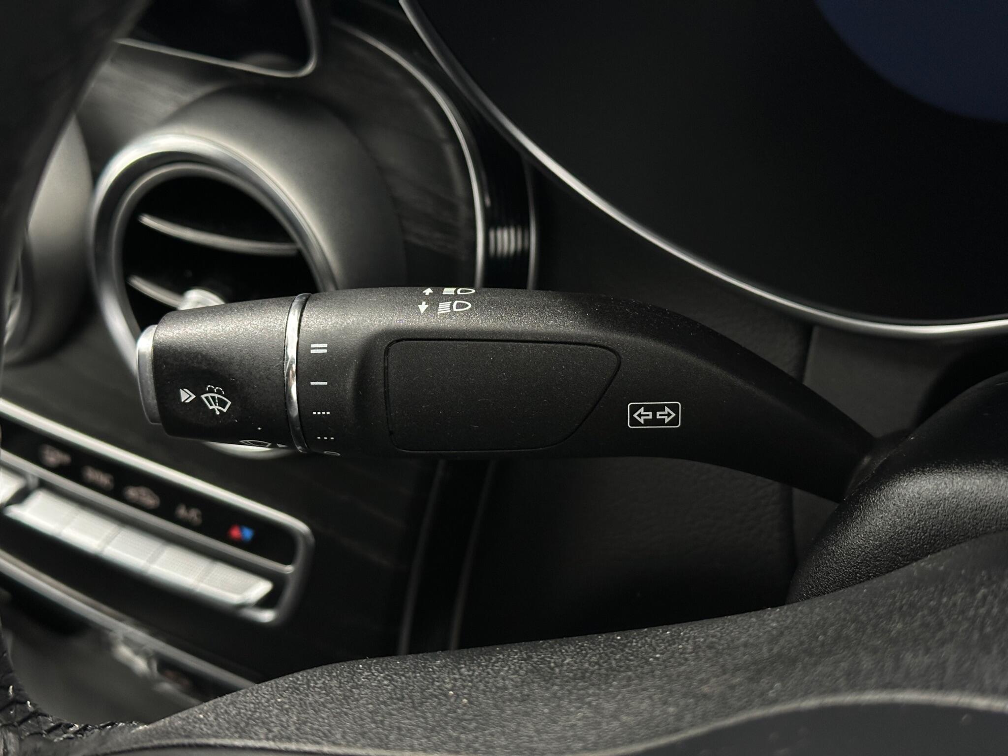 Mercedes-Benz C-Class view 14