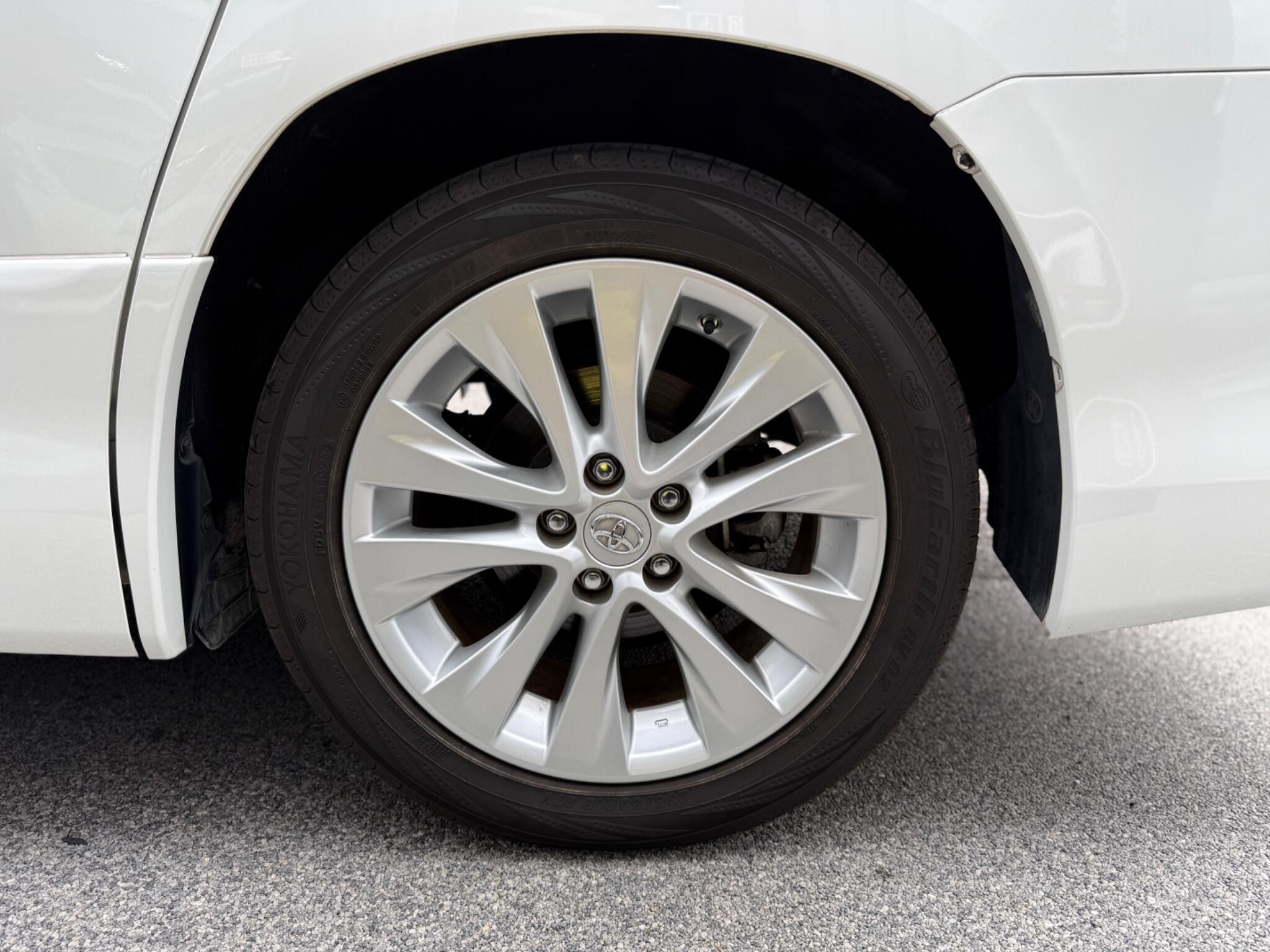 Toyota Vellfire view 24