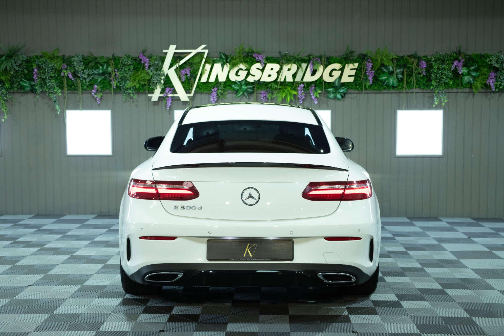 Mercedes-Benz E-Class view 29