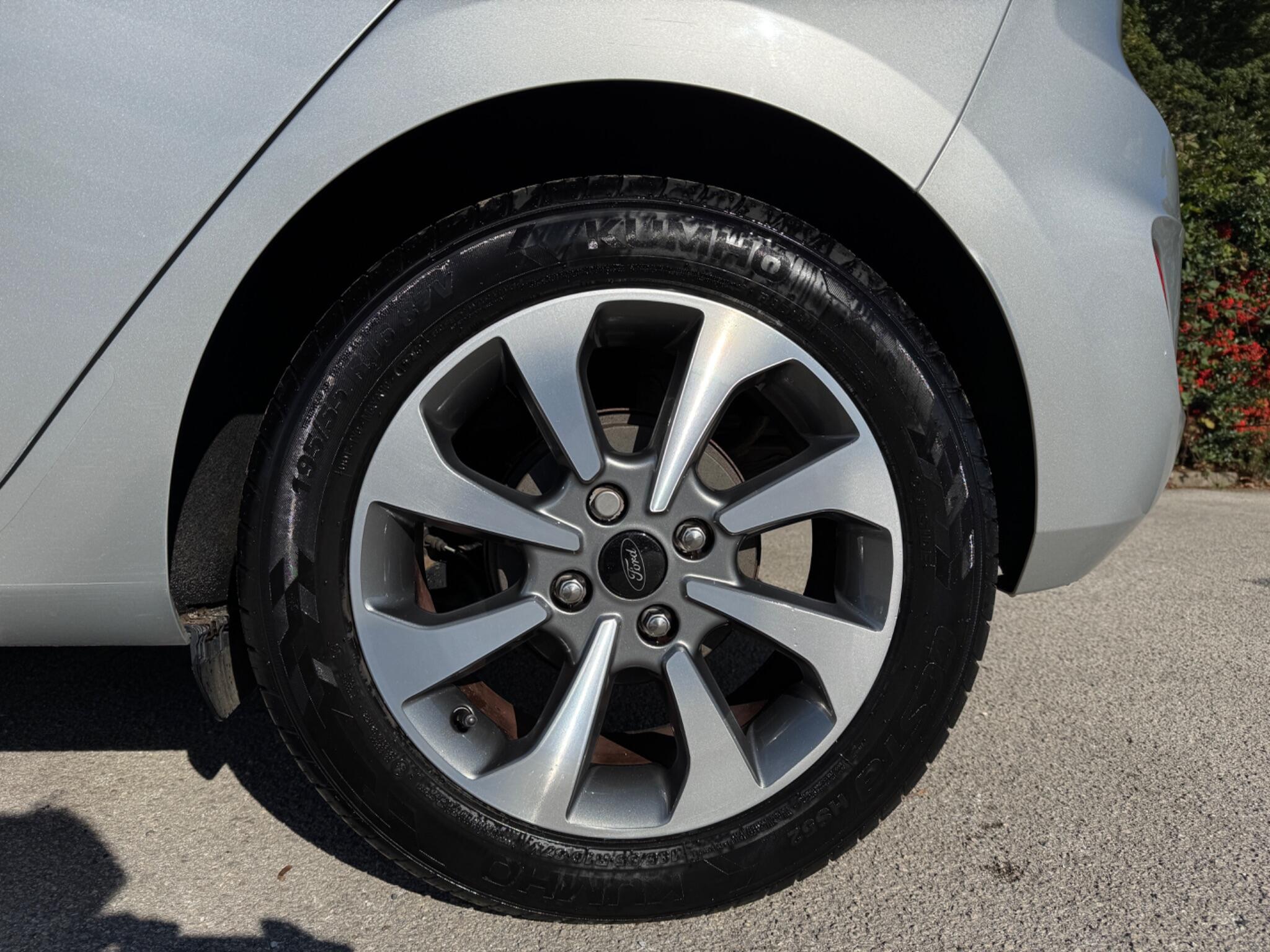Ford Fiesta view 12