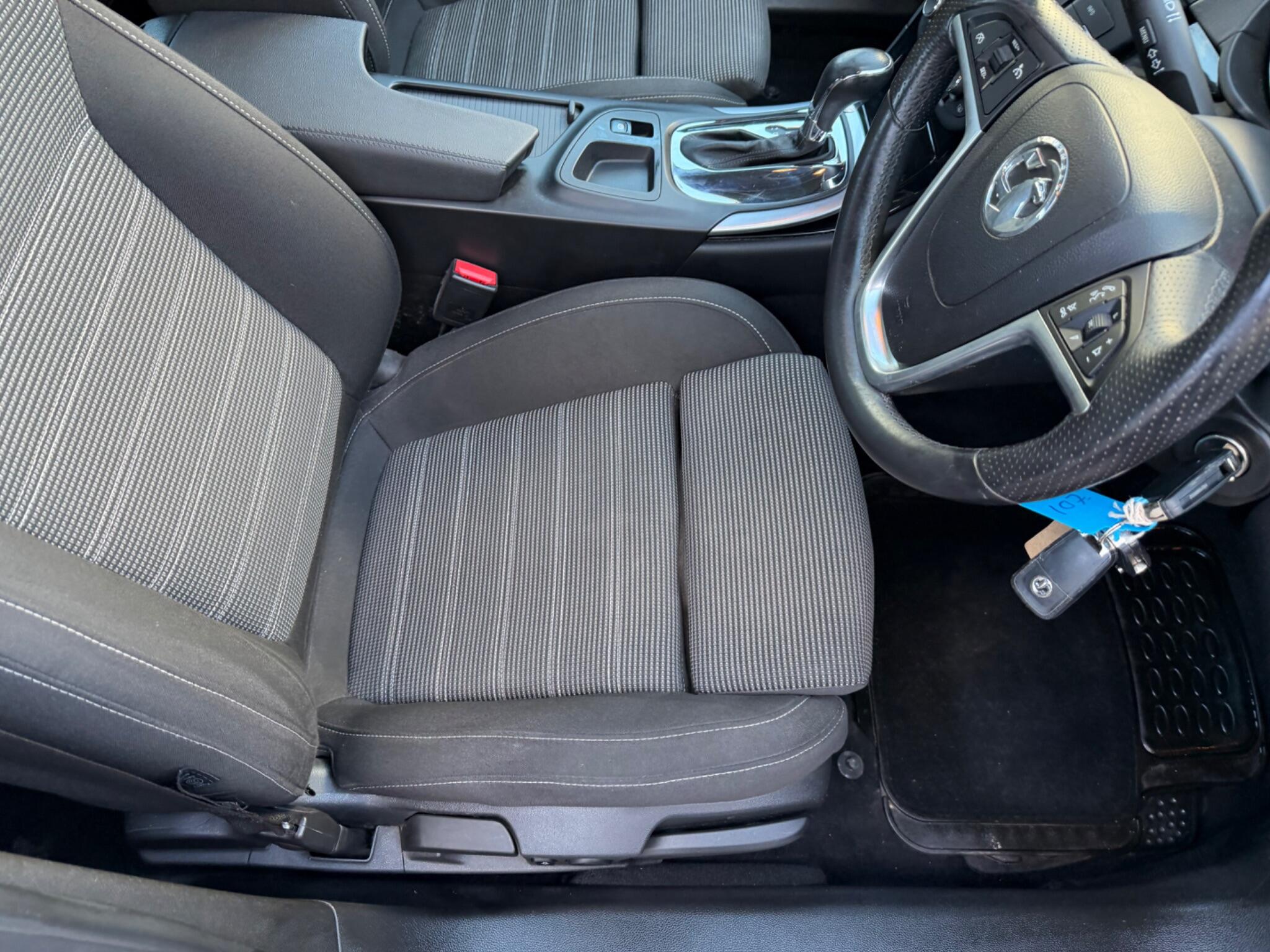 Vauxhall Insignia view 19