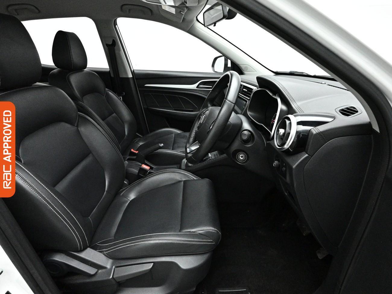 MG ZS view 12