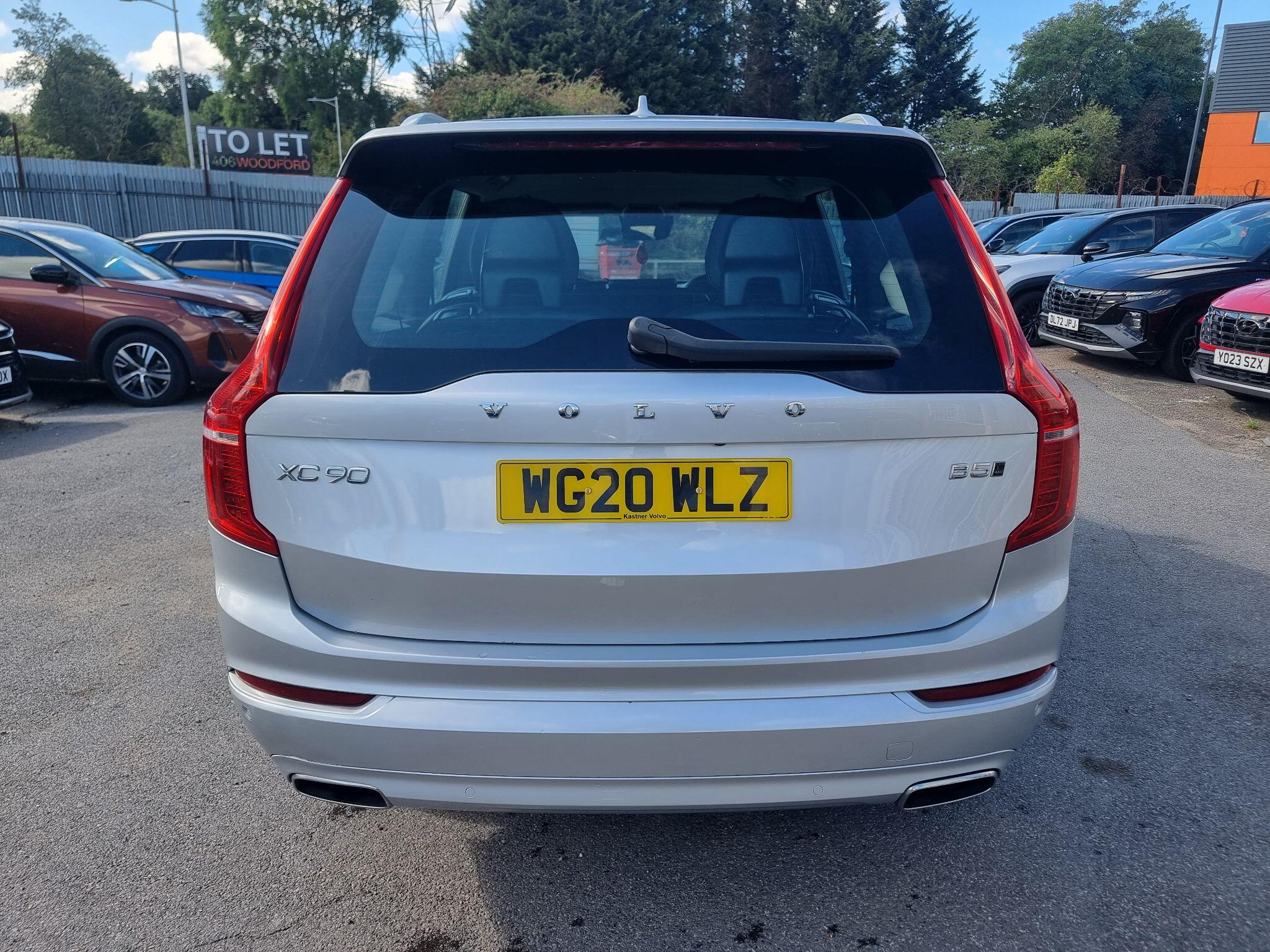 Volvo XC90 view 4