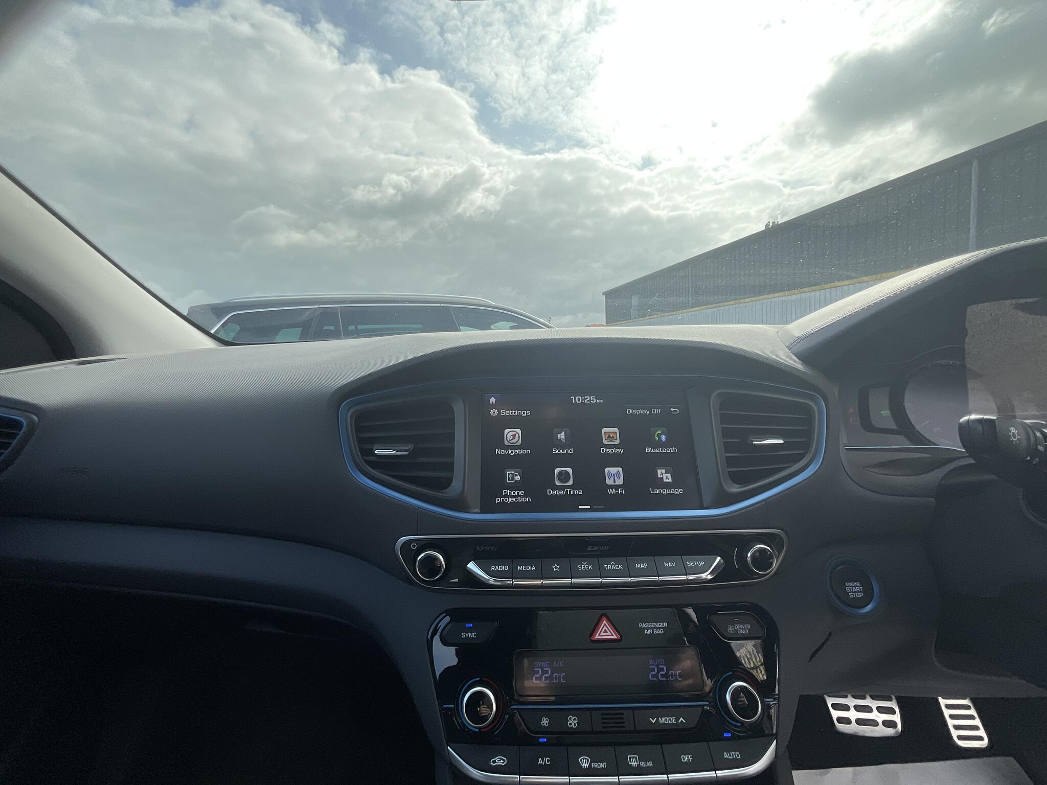 Hyundai Ioniq view 31