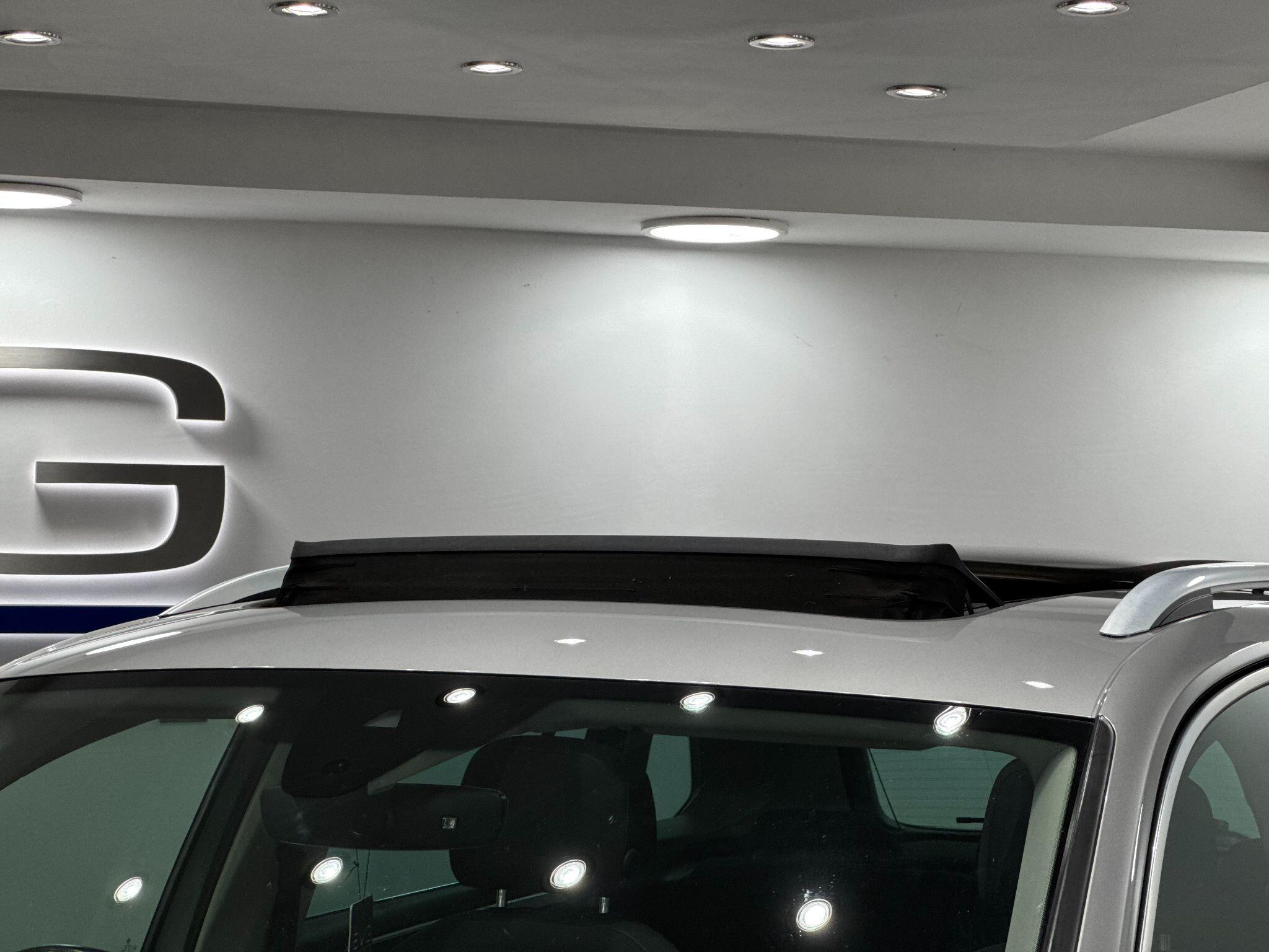 Volkswagen Tiguan view 11