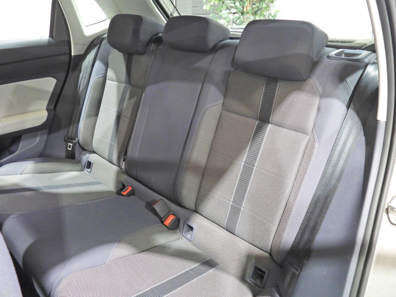 Volkswagen Polo view 24