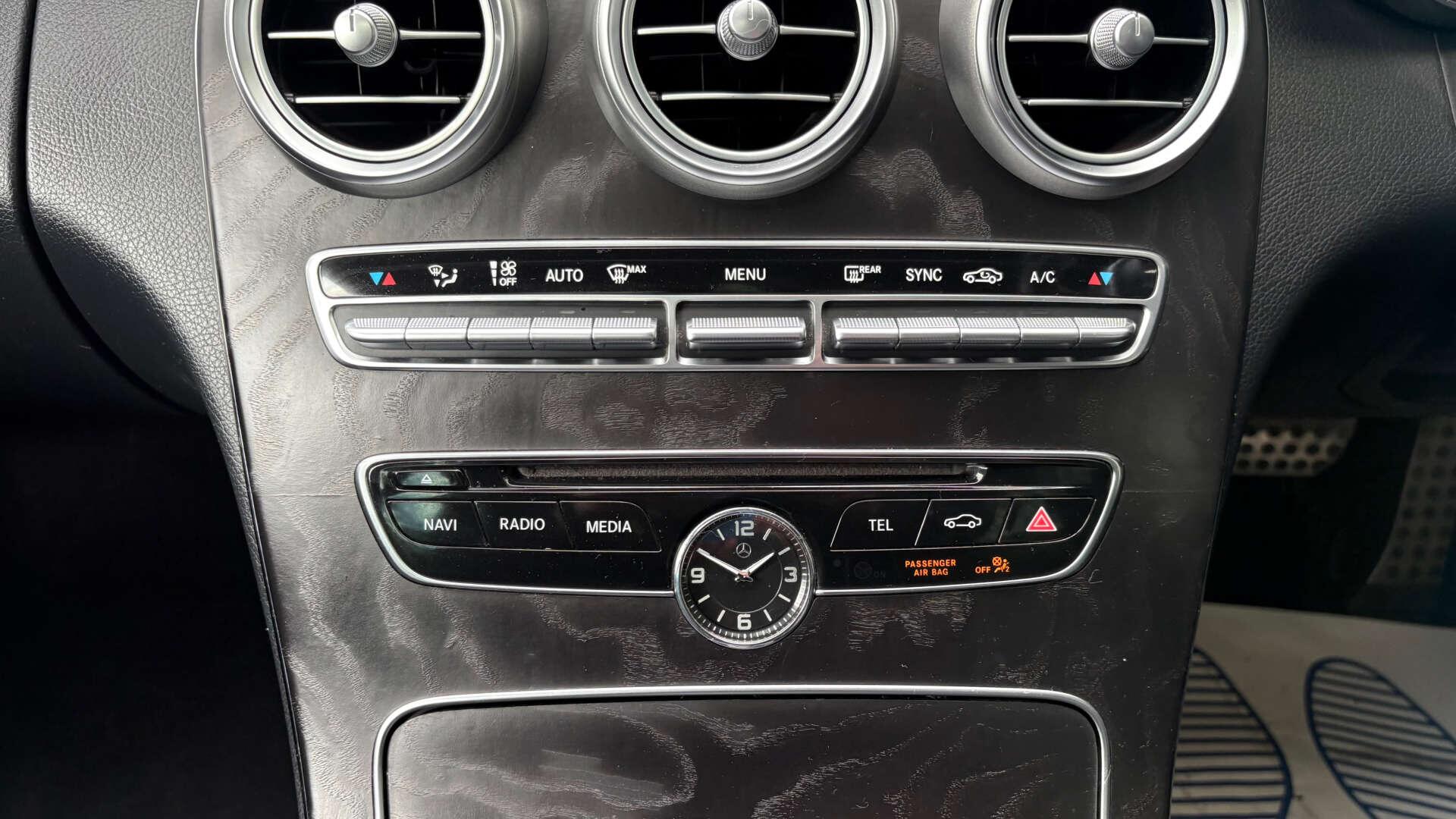 Mercedes-Benz C-Class view 37