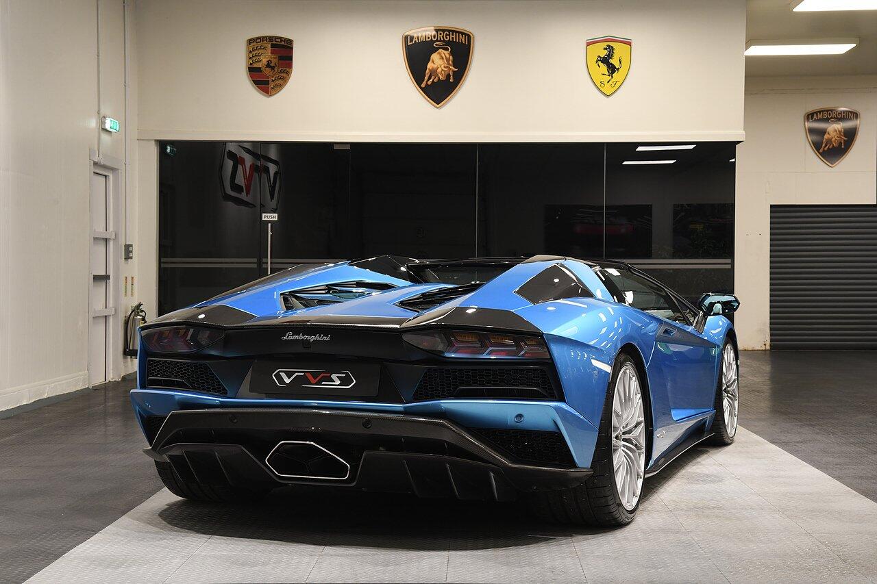 Lamborghini Aventador view 3