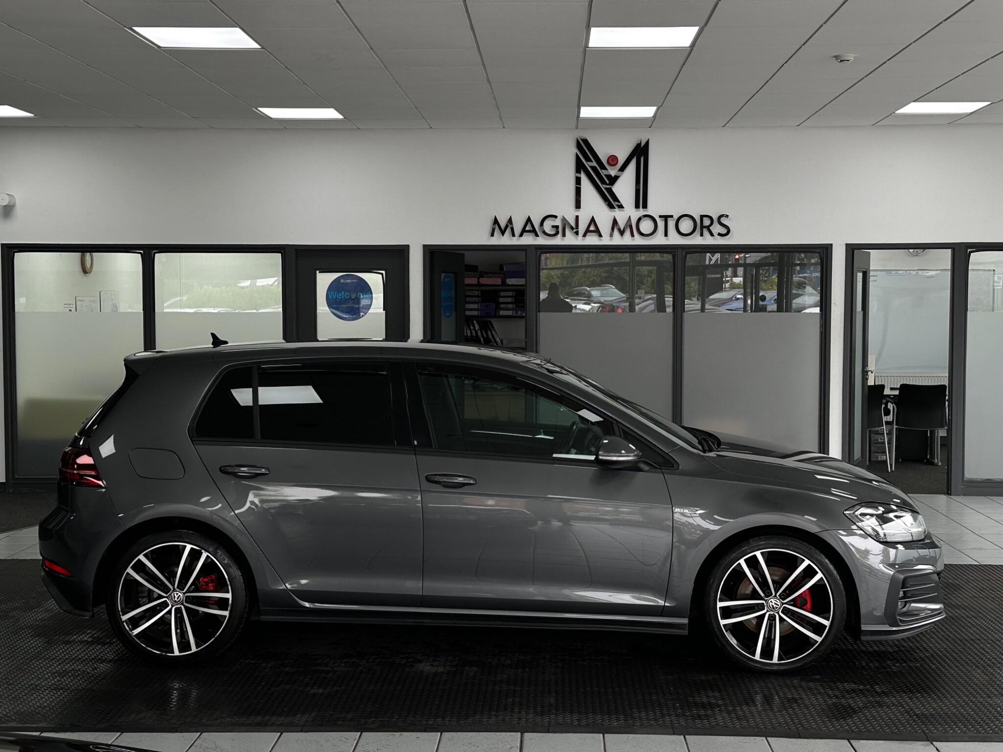 Volkswagen Golf view 4