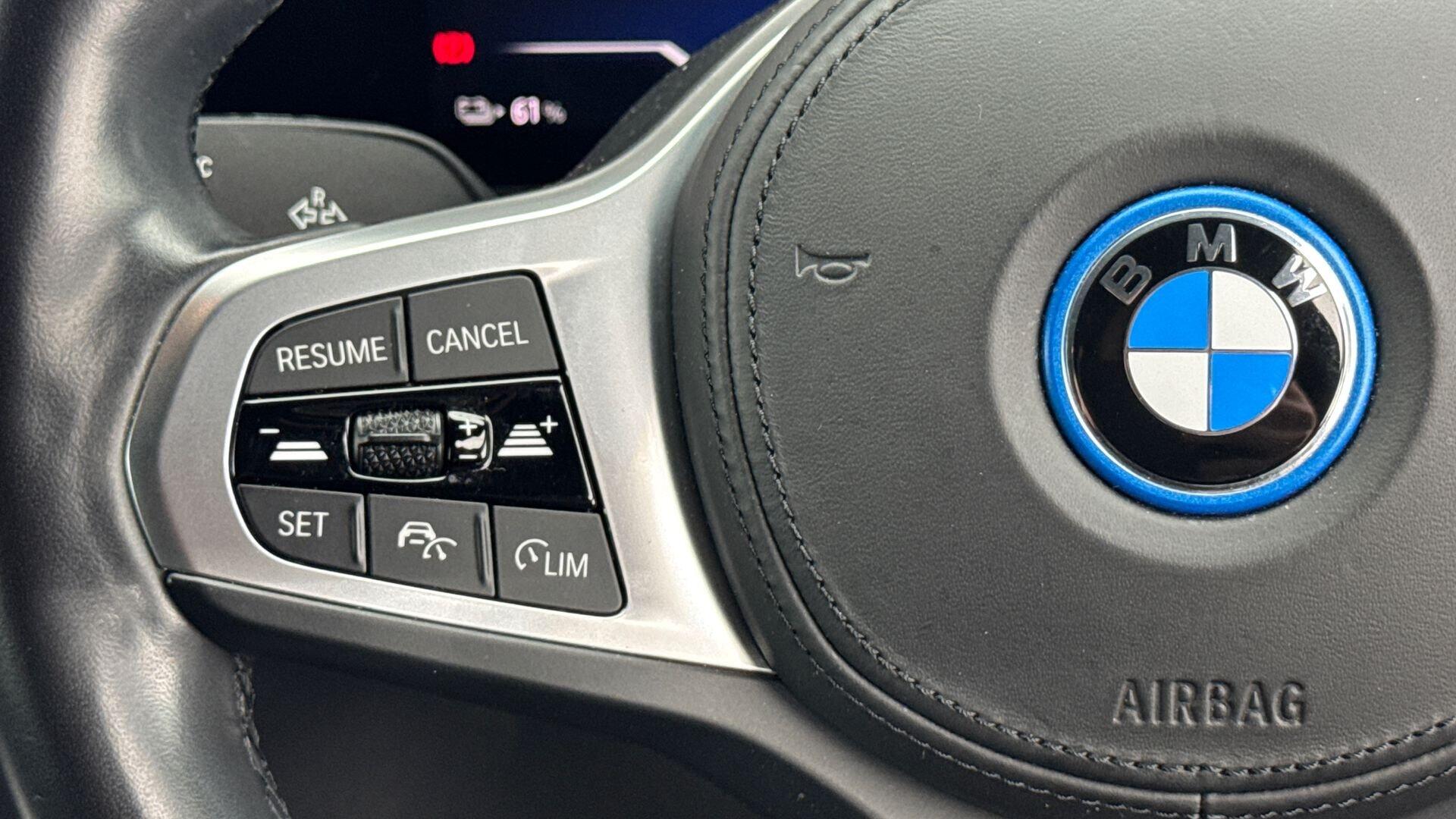 BMW i4 view 17
