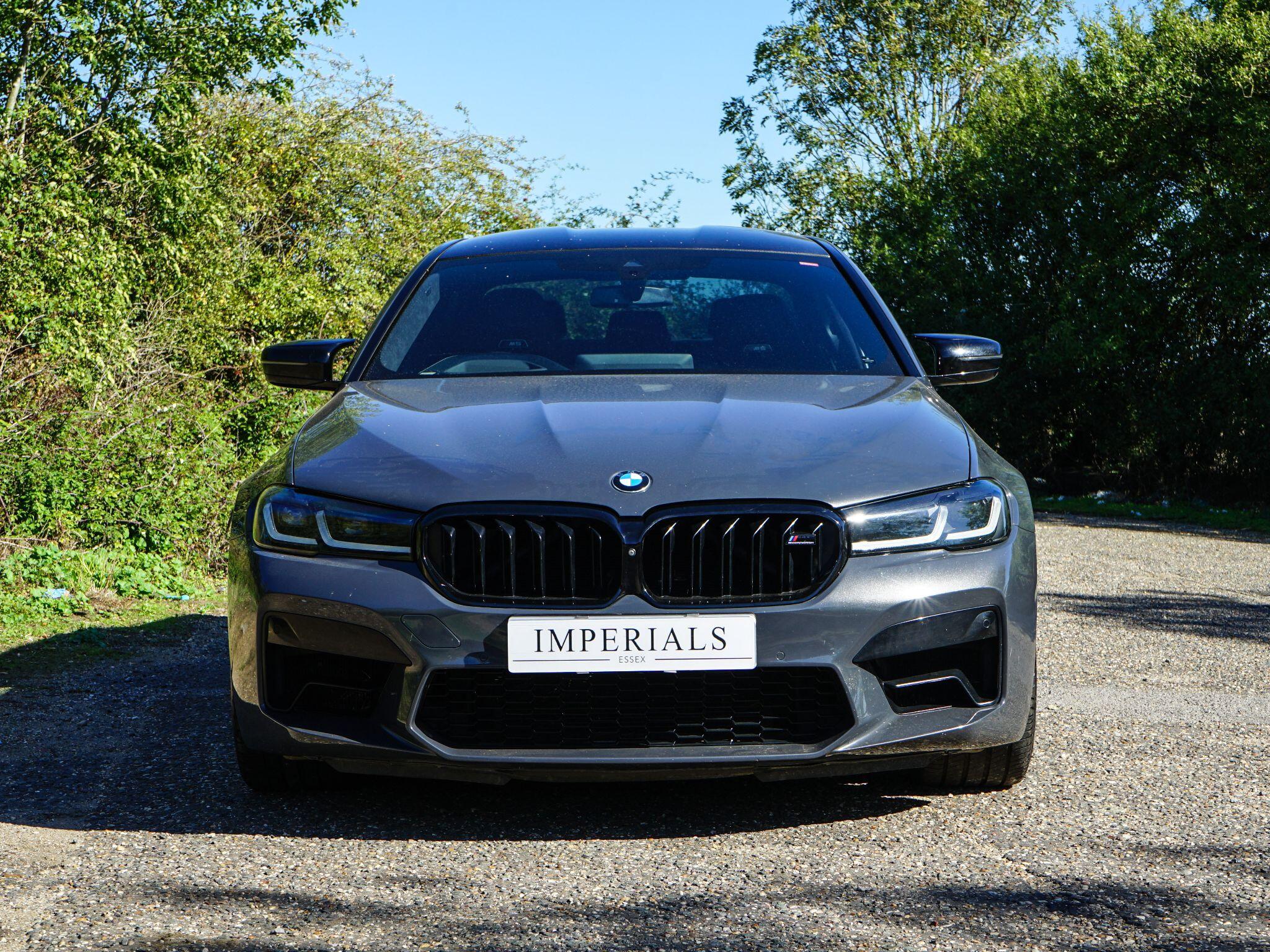 BMW M5 view 10