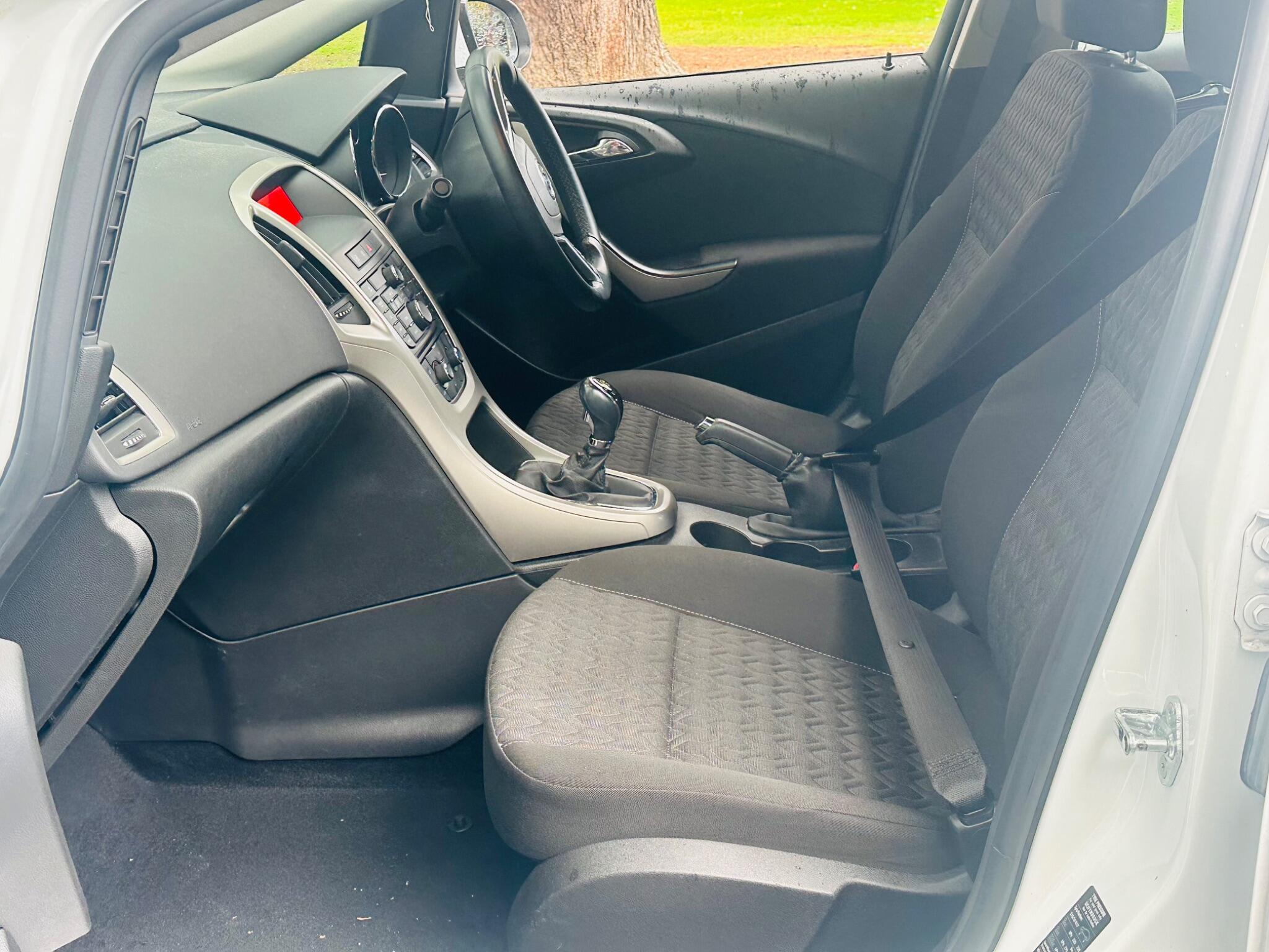 Vauxhall Astra view 16