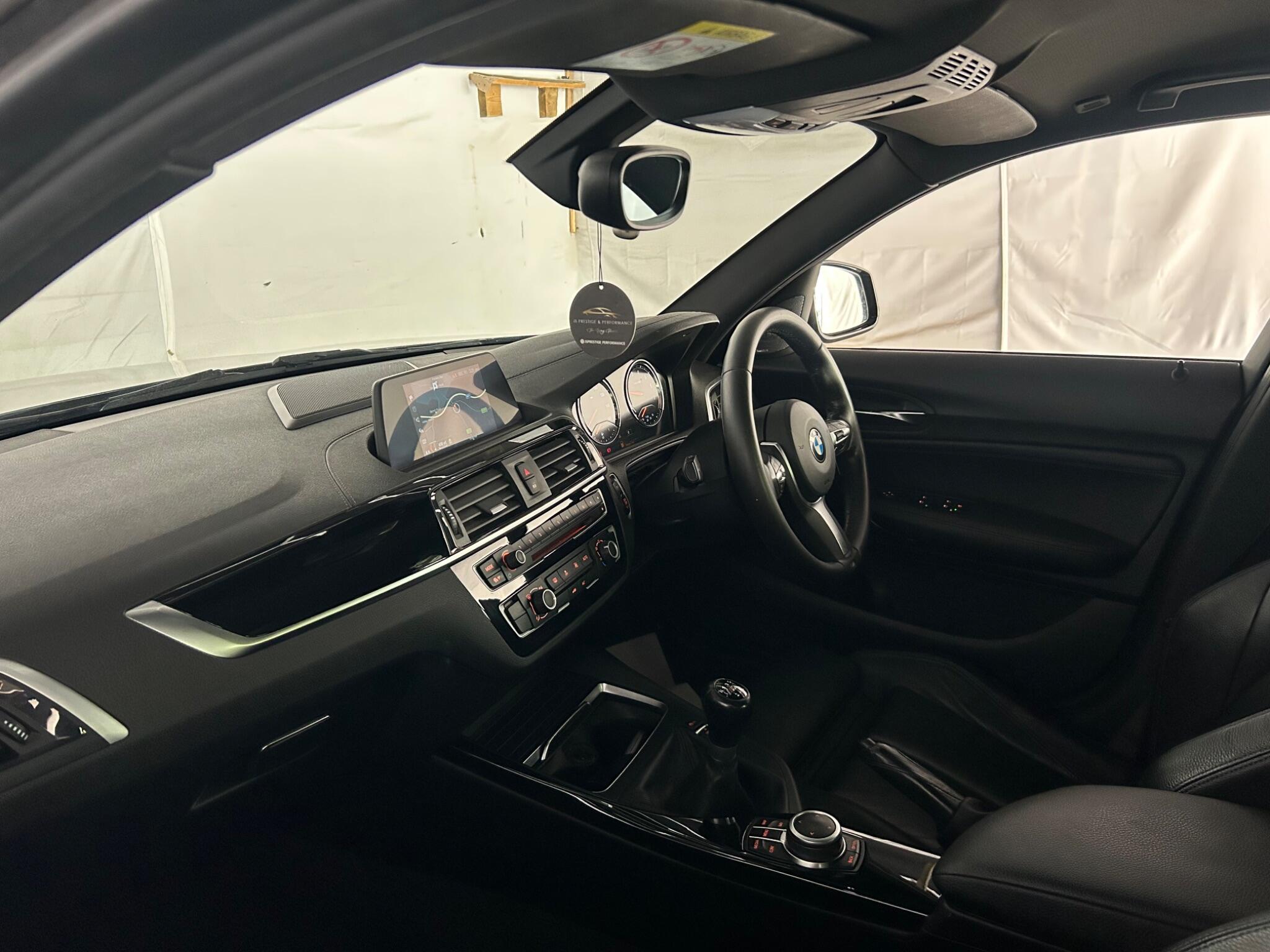 BMW 1 Series view 18