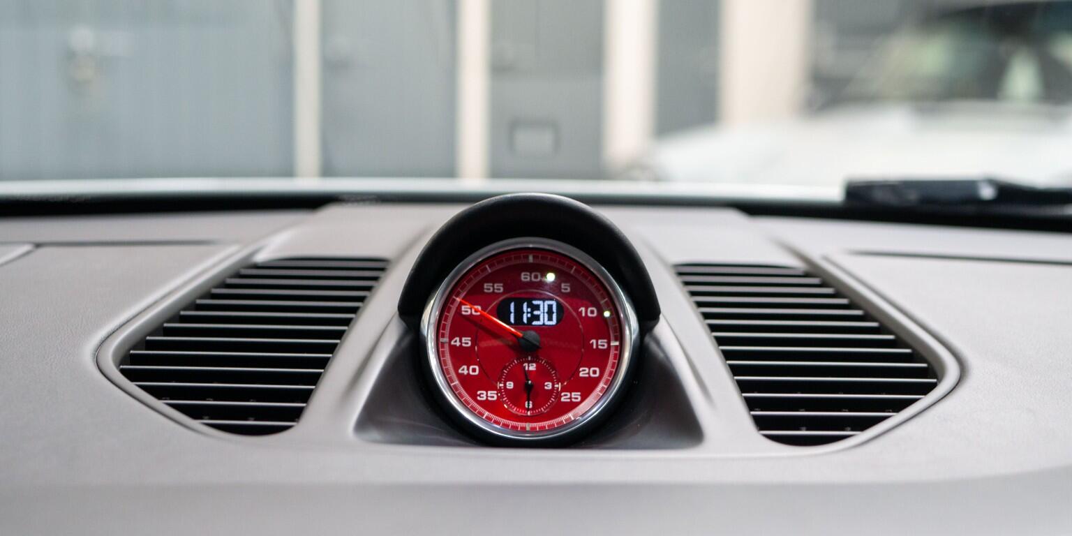 Porsche 911 view 42
